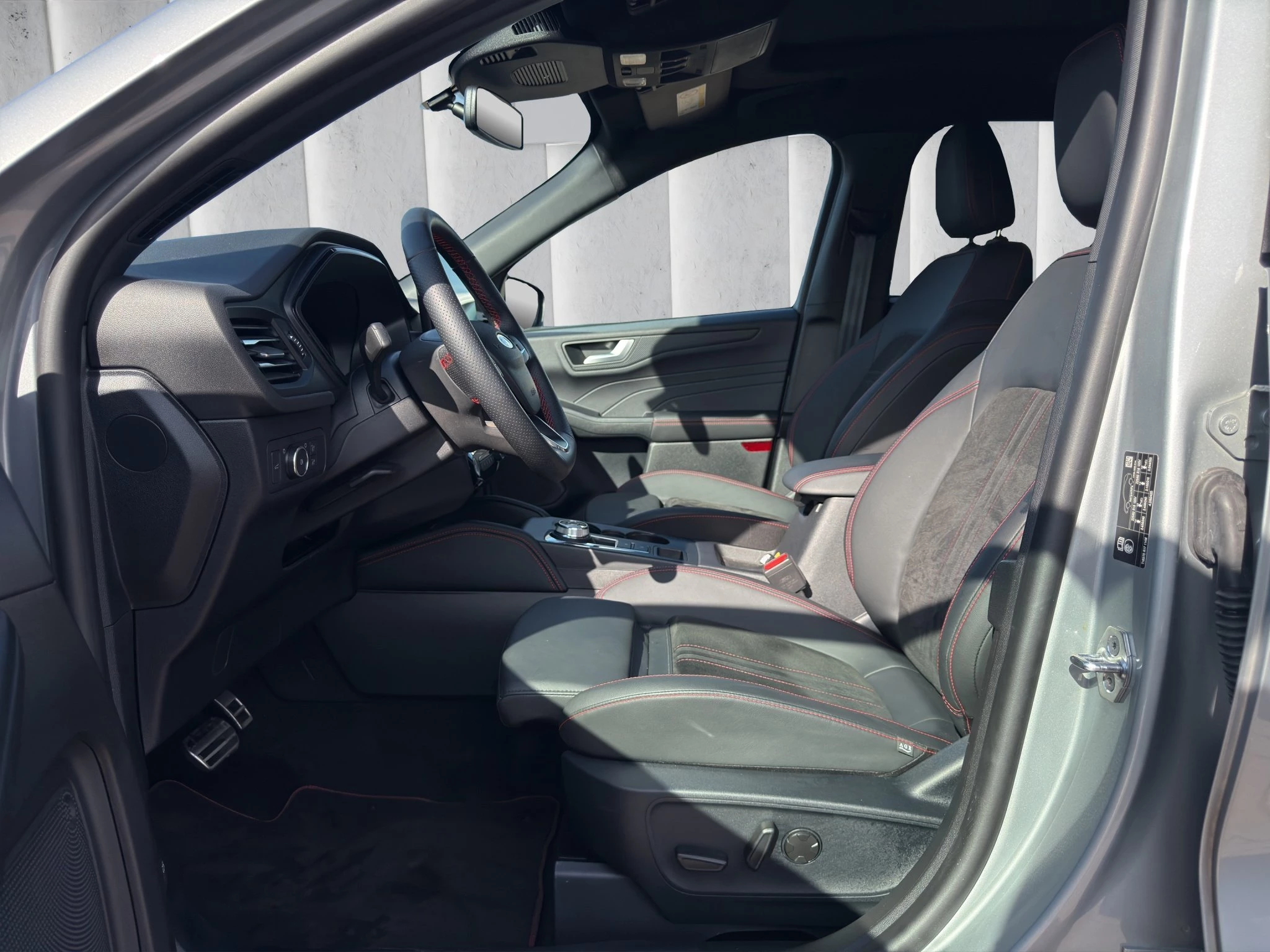 Ford Kuga ST-Line X Aut.*PANO*AHK*360GRAD*LED-MATRIX*NAVI*GRA*WINTER-PKT.
