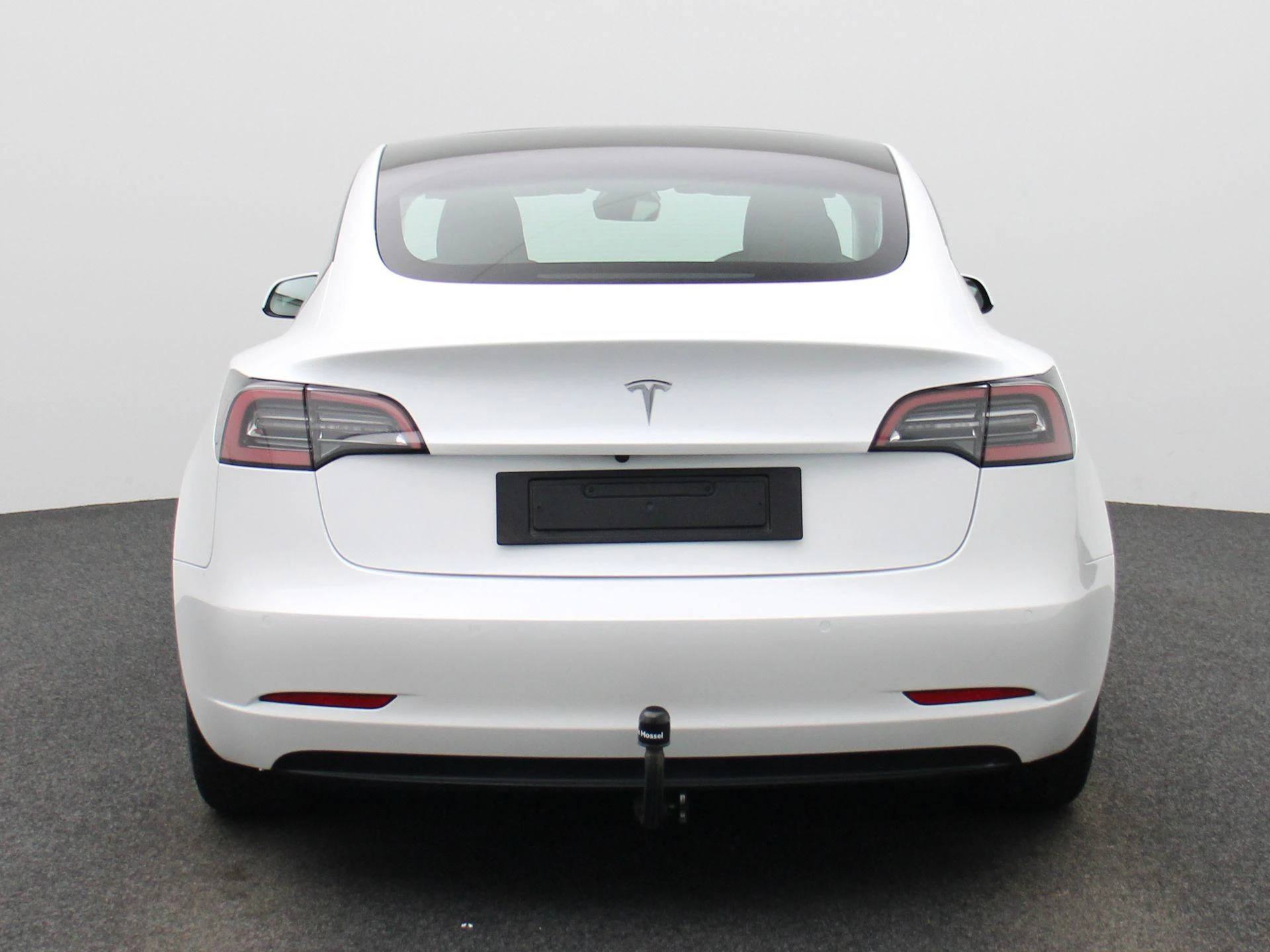Tesla-Model 3-image-4