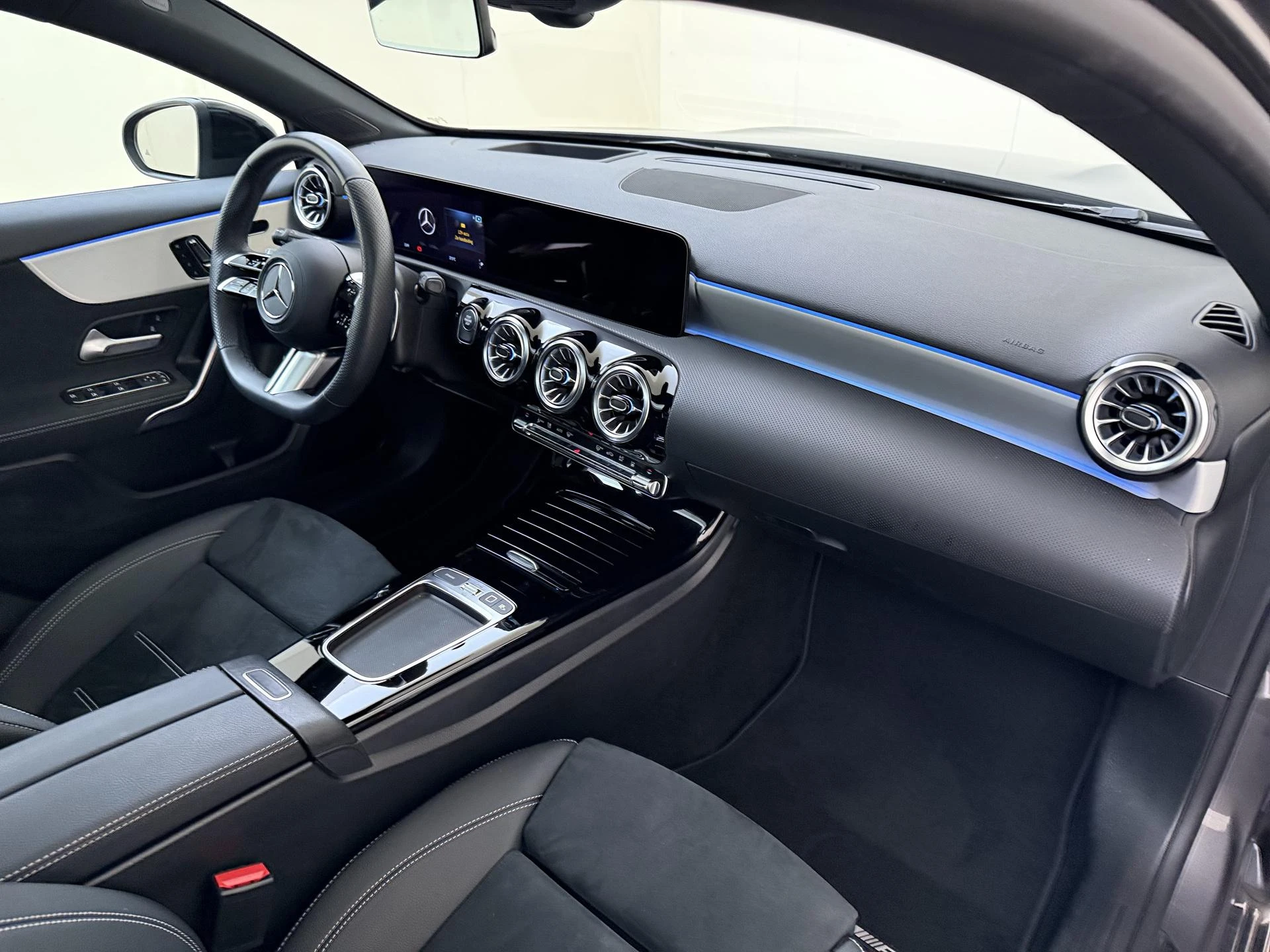 Mercedes-Benz-A-Klasse-image-4