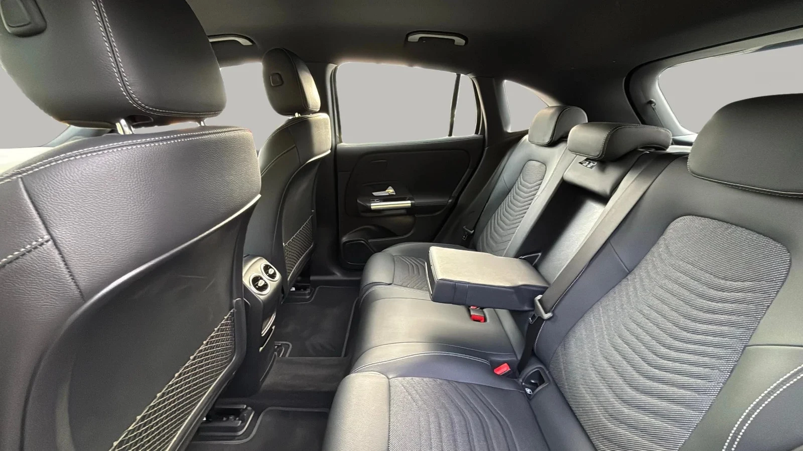 Mercedes-Benz-EQA-image-13