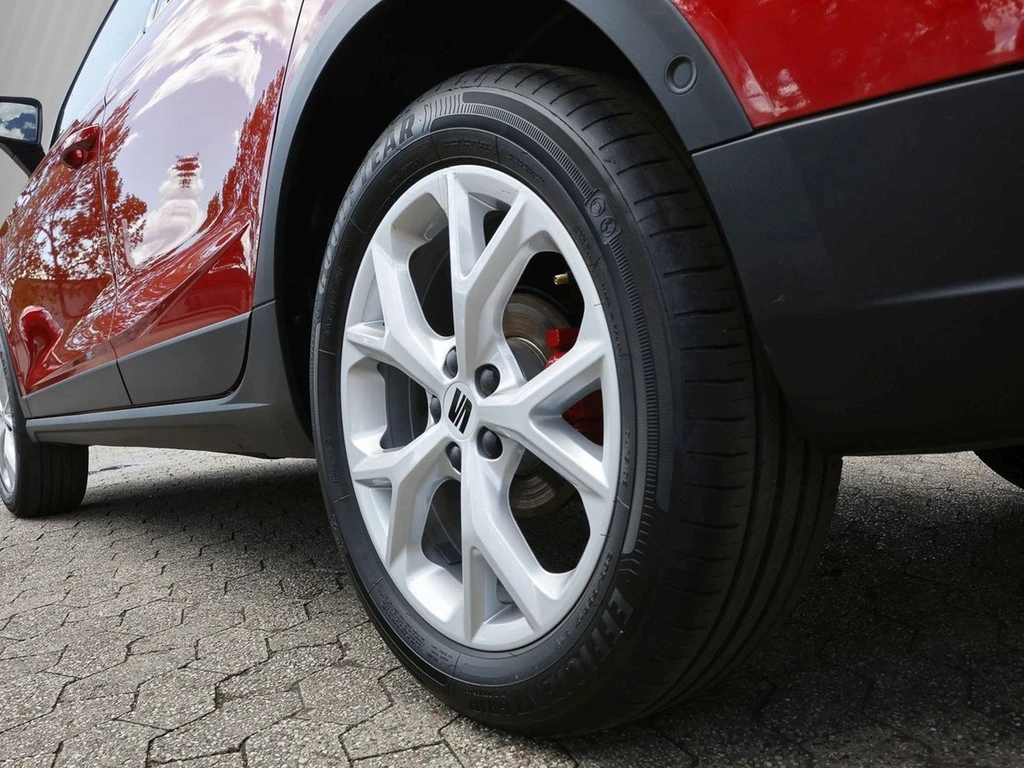 SEAT-Arona-image-4