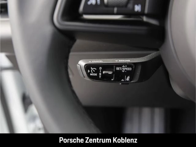 Porsche Macan -