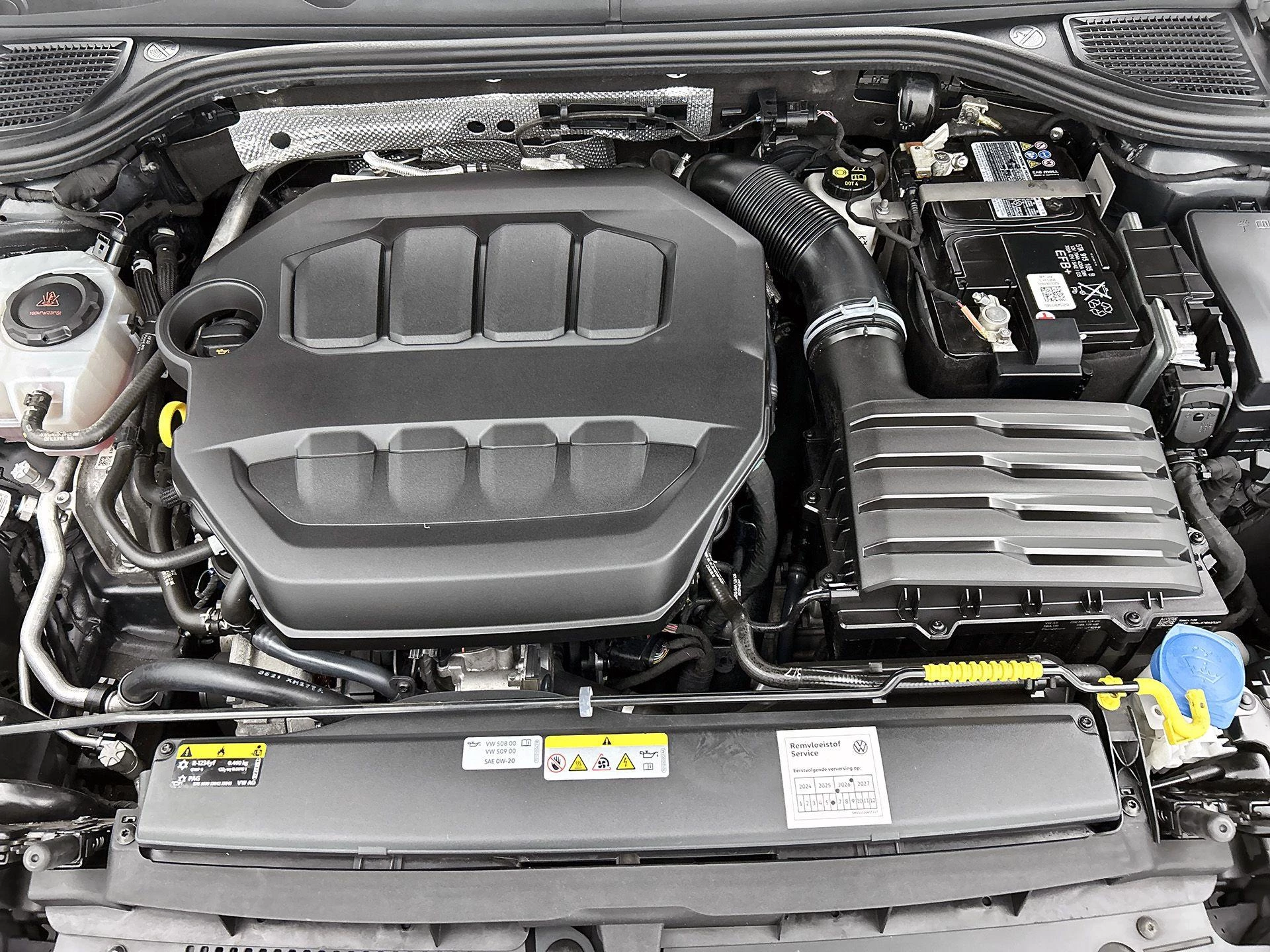 Volkswagen-Golf-image-14