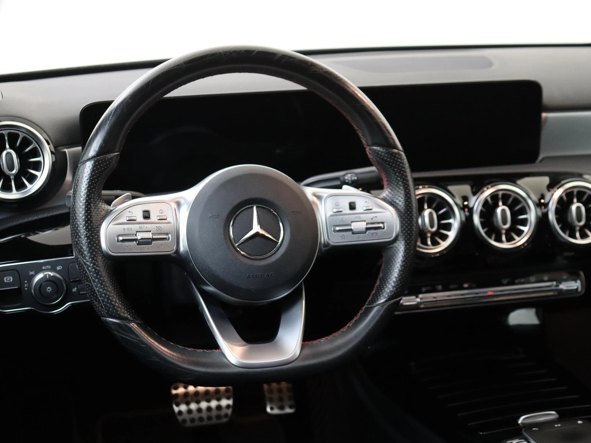 Mercedes-Benz-A-Klasse-image-9
