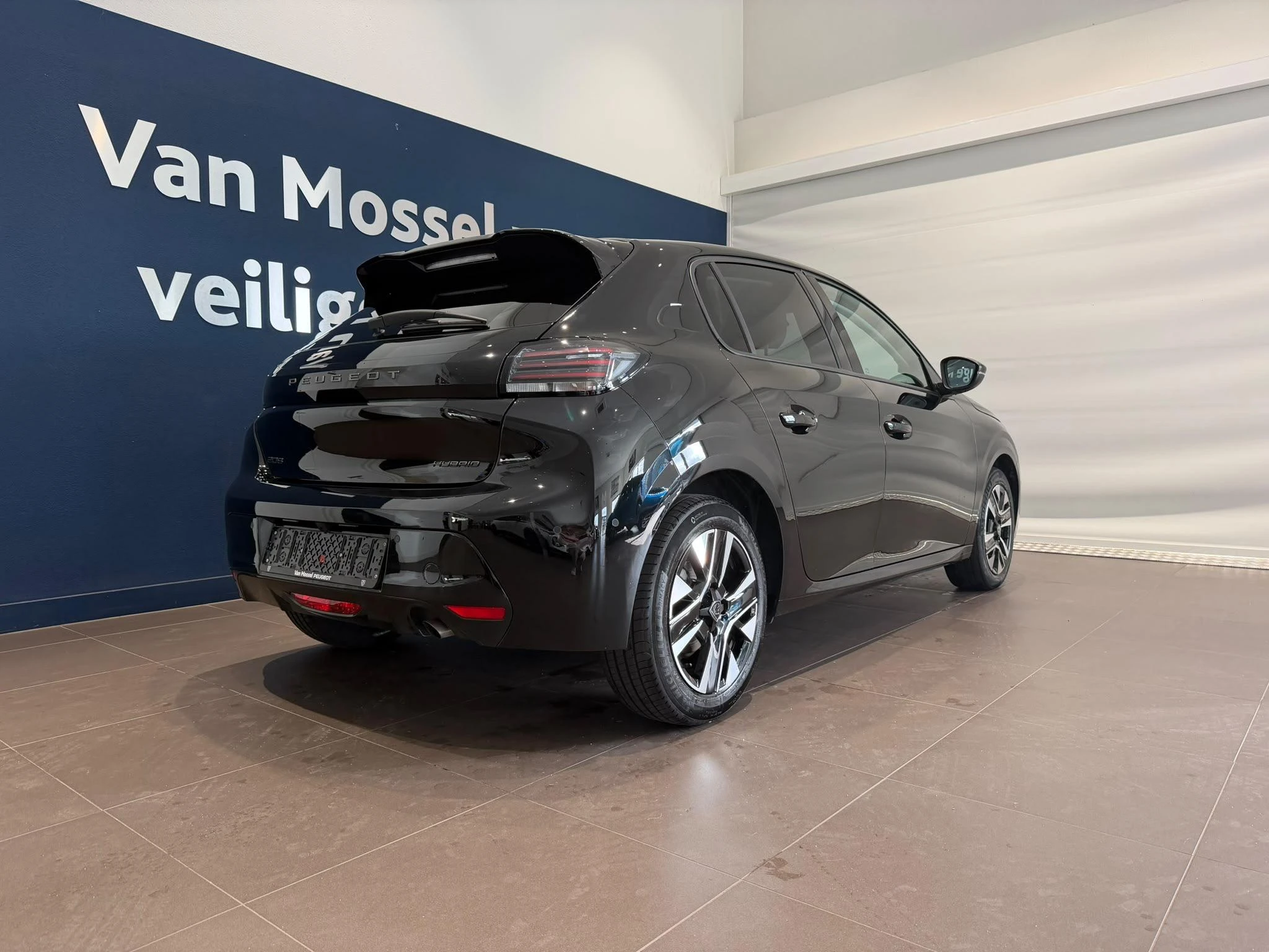 Peugeot-208-image-1