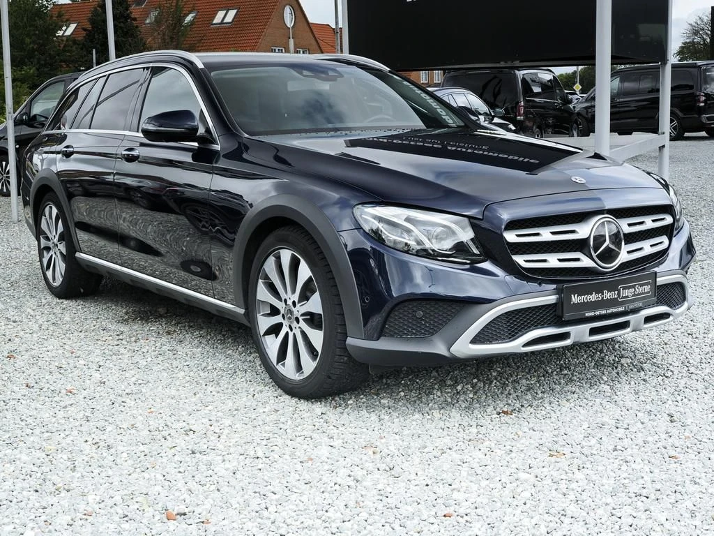 Mercedes-Benz-E-Klasse 220-image-3