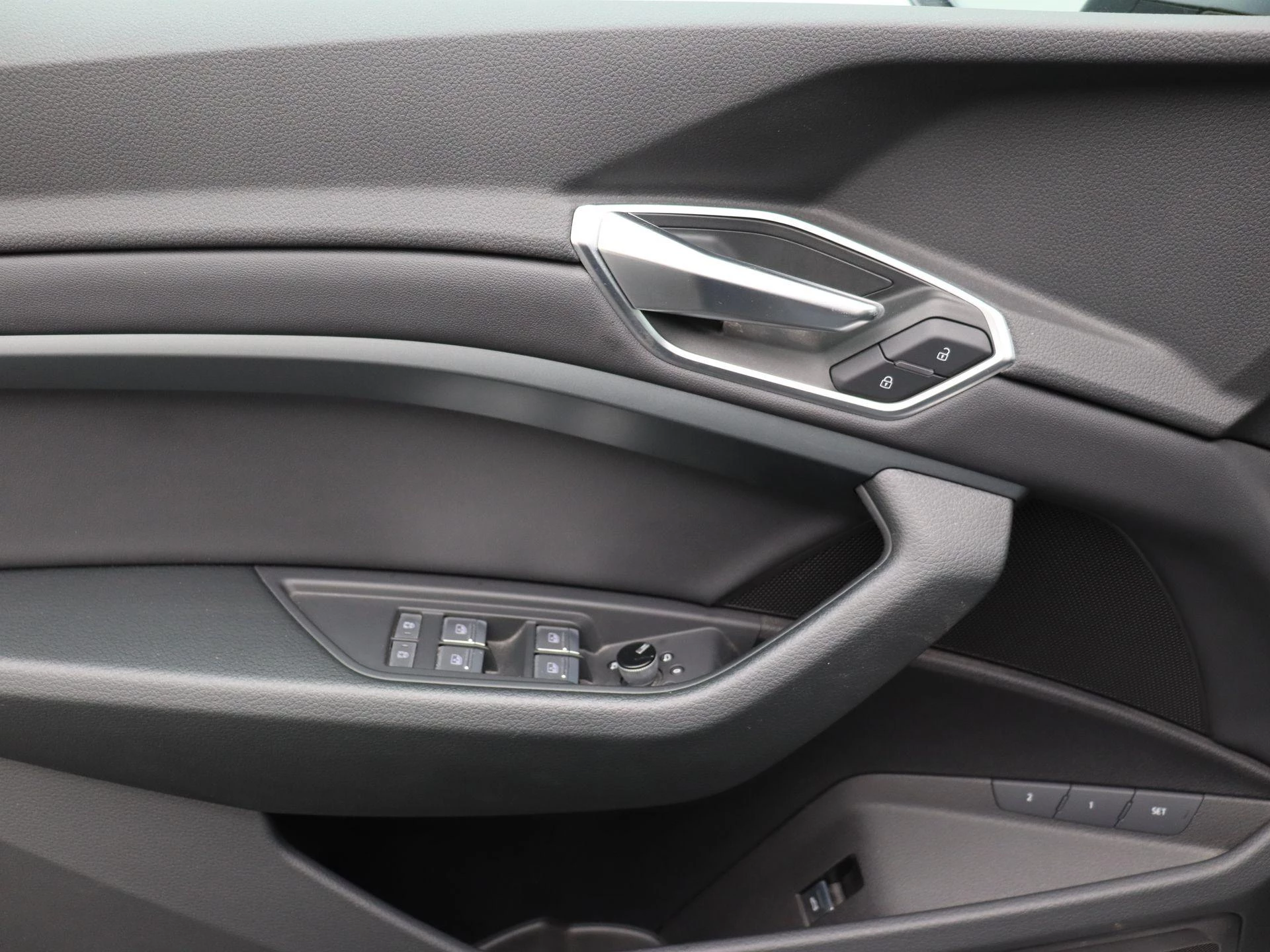 Audi-e-tron-image-10