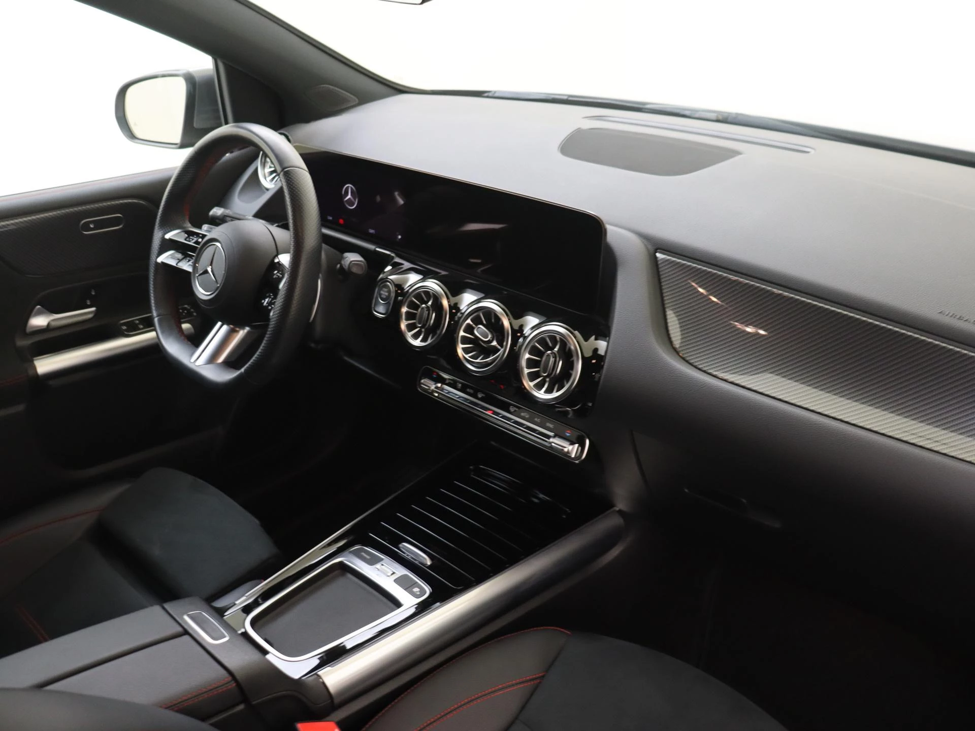 Mercedes-Benz-B-Klasse-image-10