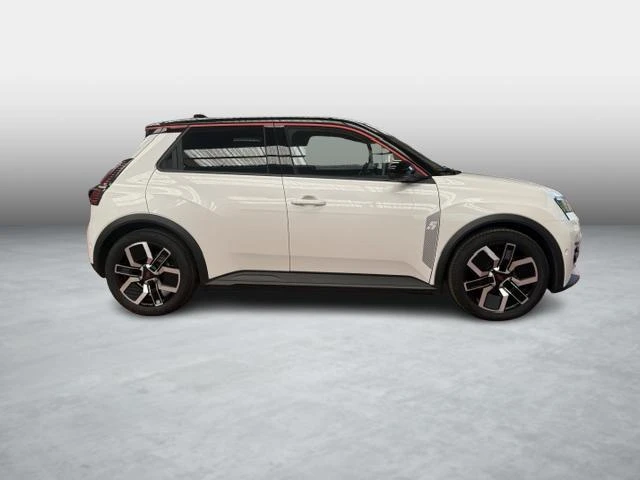 Renault 5 E-Tech electric EV 52kWh Techno 110 kW comfort range