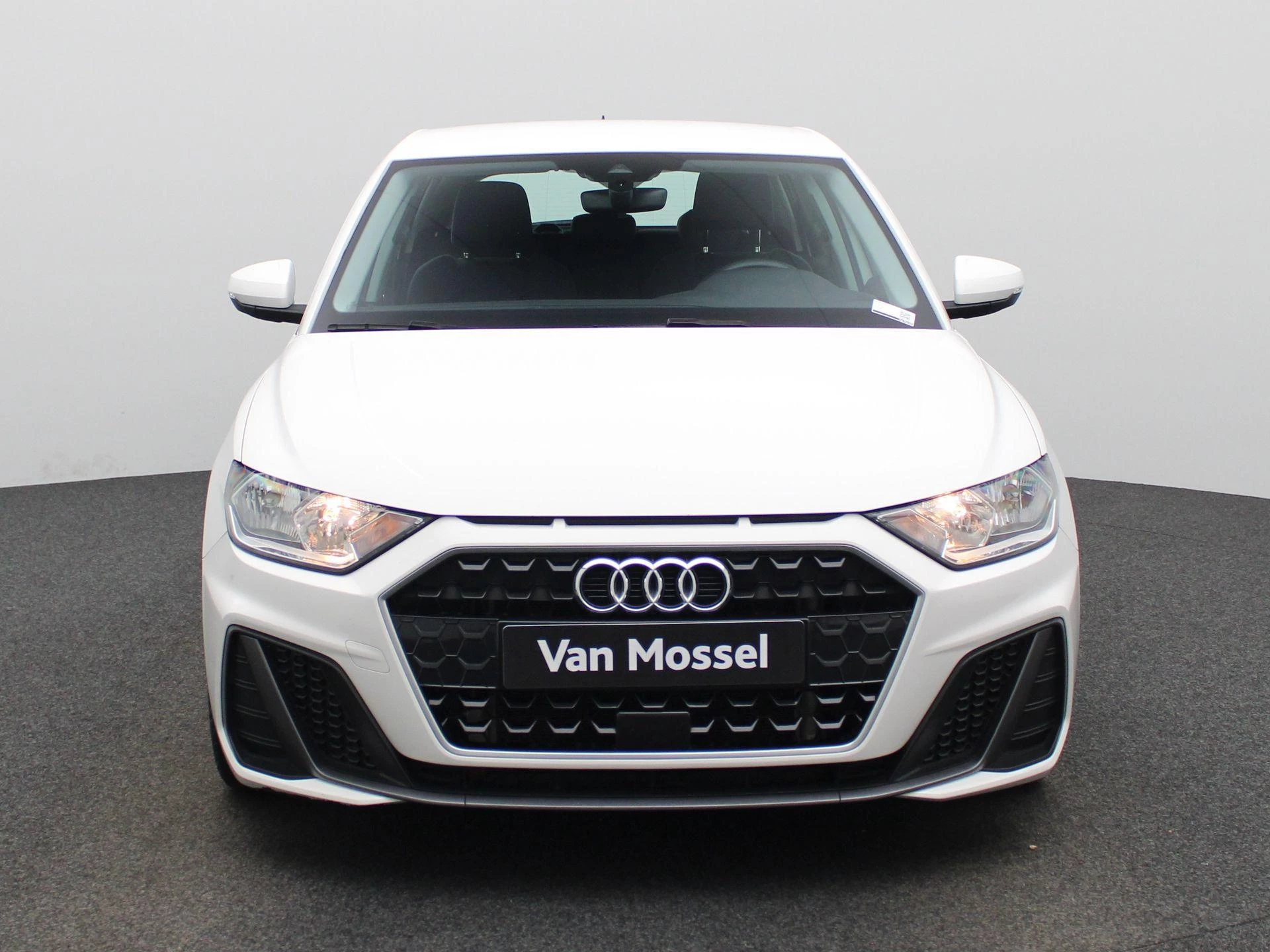 Audi-A1 Sportback-image-1