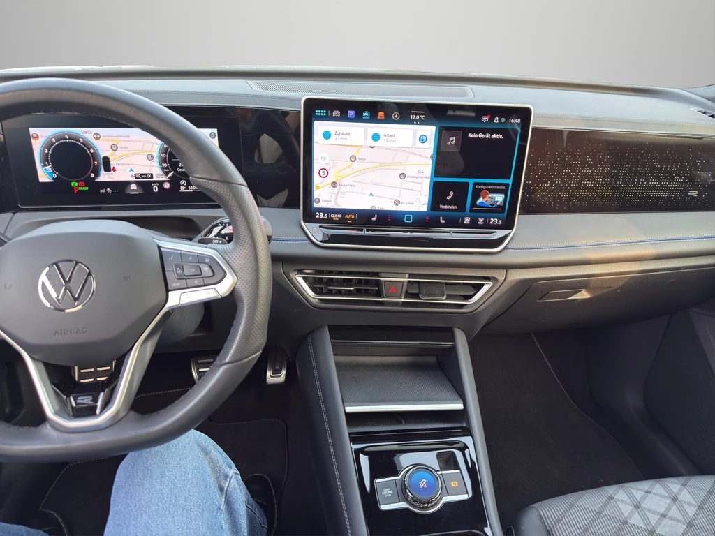 Volkswagen Tiguan 1.5 eTSI R-Line *PANO*360°*AHK*MATRIX*