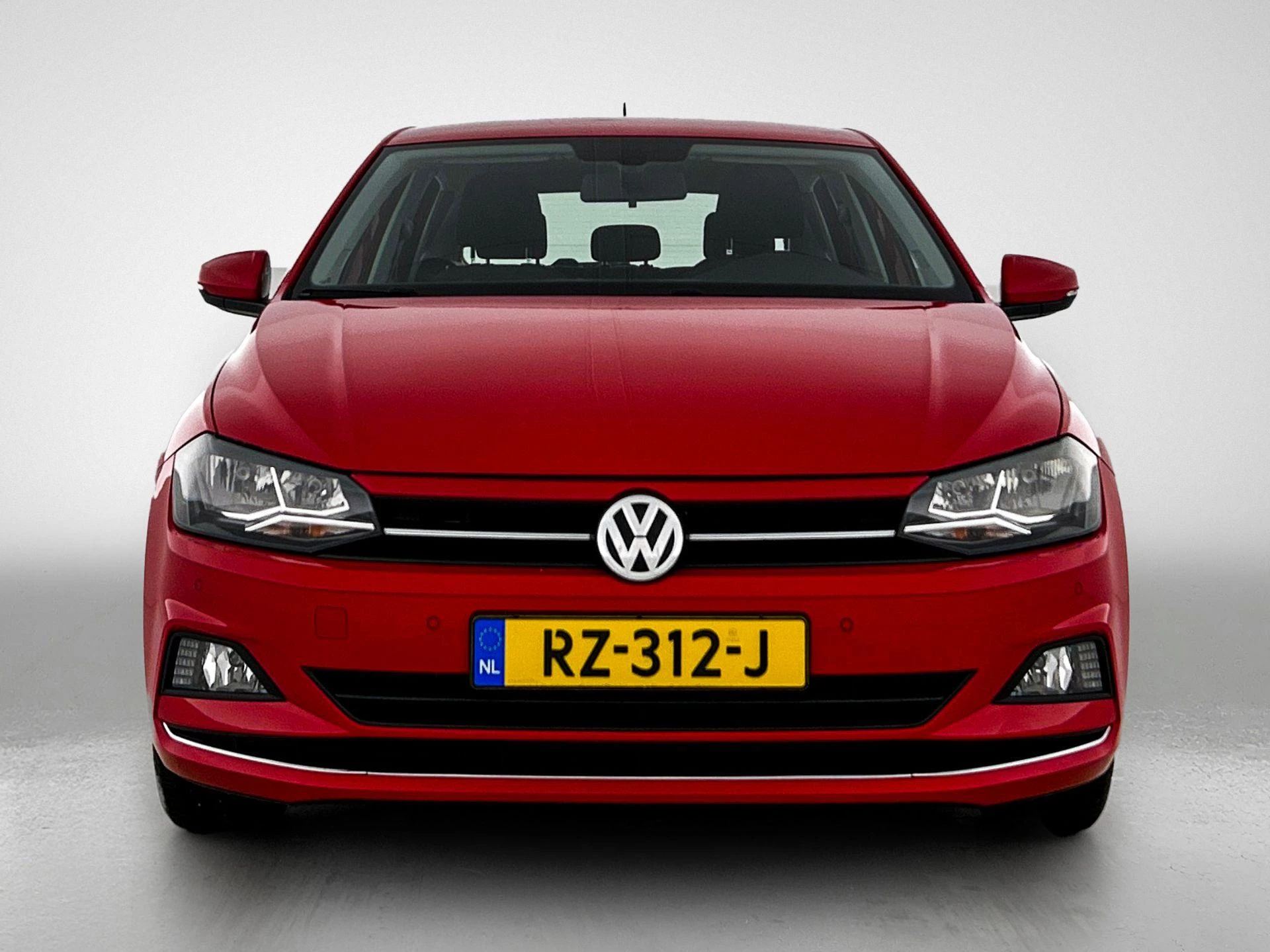 Volkswagen-Polo-image-6