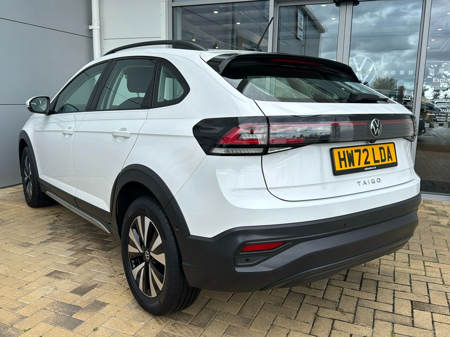 Volkswagen-Taigo-image-2