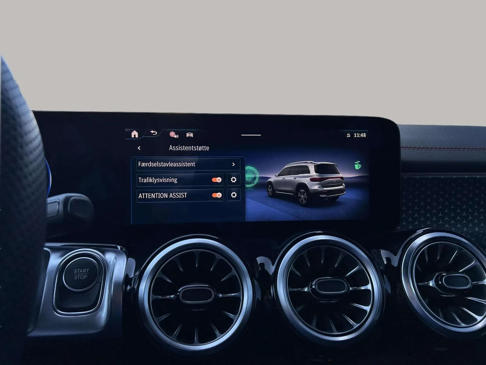 Mercedes-Benz-EQB-image-21