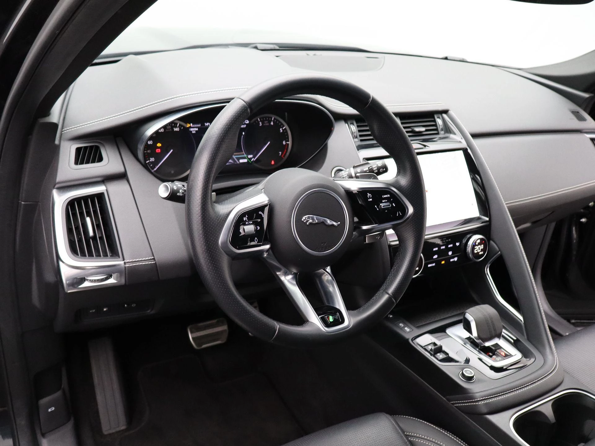 Jaguar-E-PACE-image-30