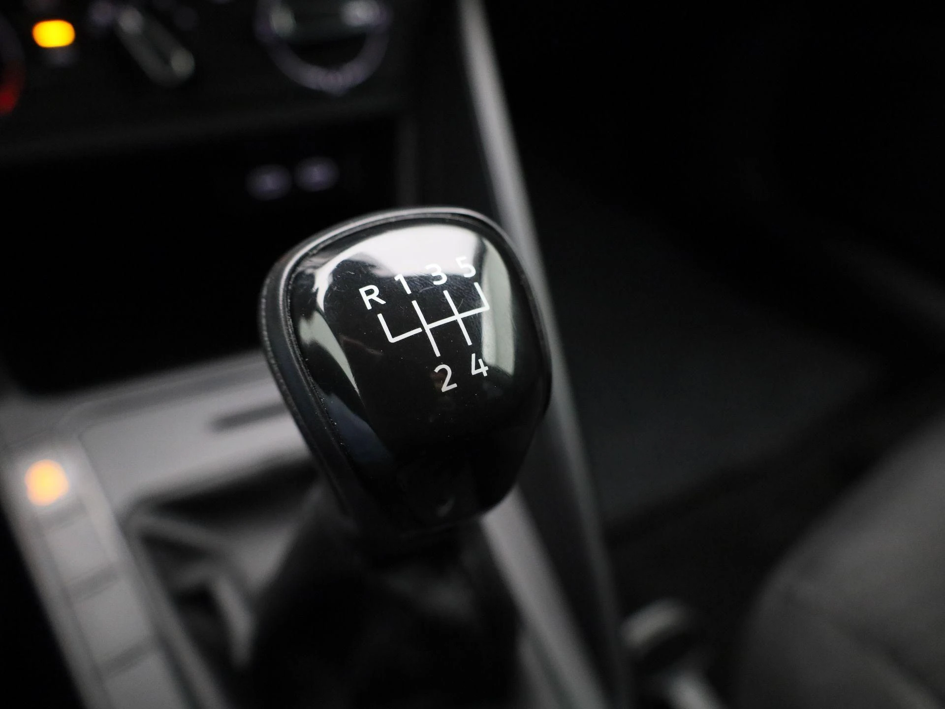 Volkswagen-Polo-image-23