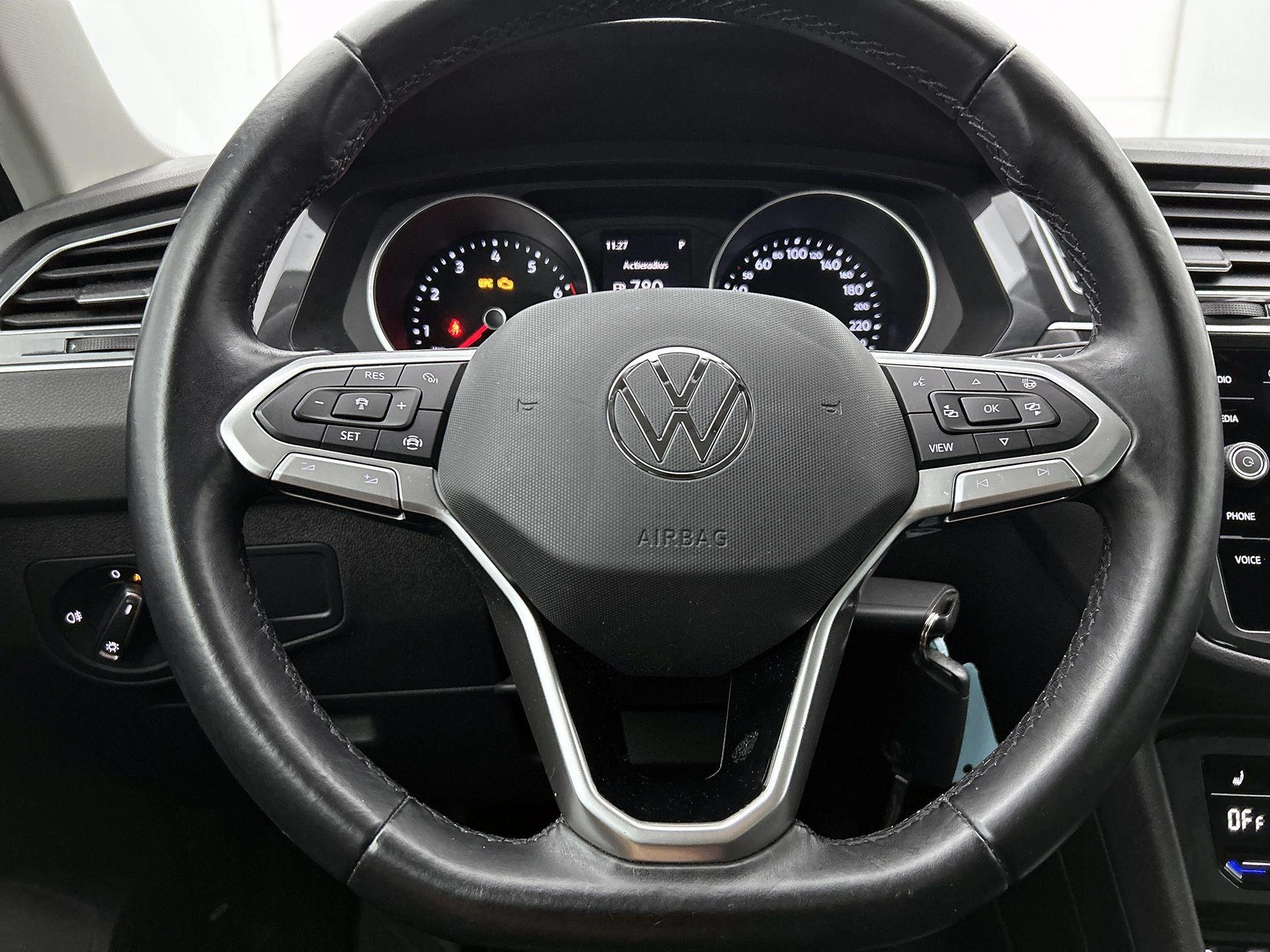 Volkswagen-Tiguan-image-30