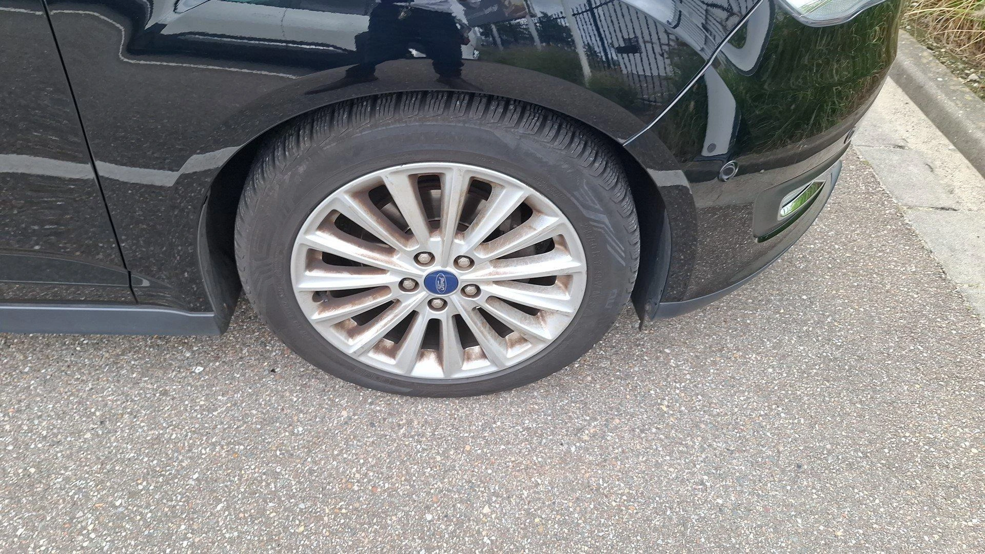 Ford-C-MAX-image-14