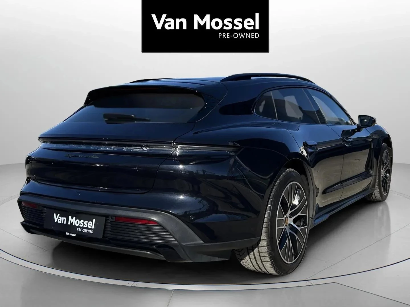 Porsche-Taycan-image-4