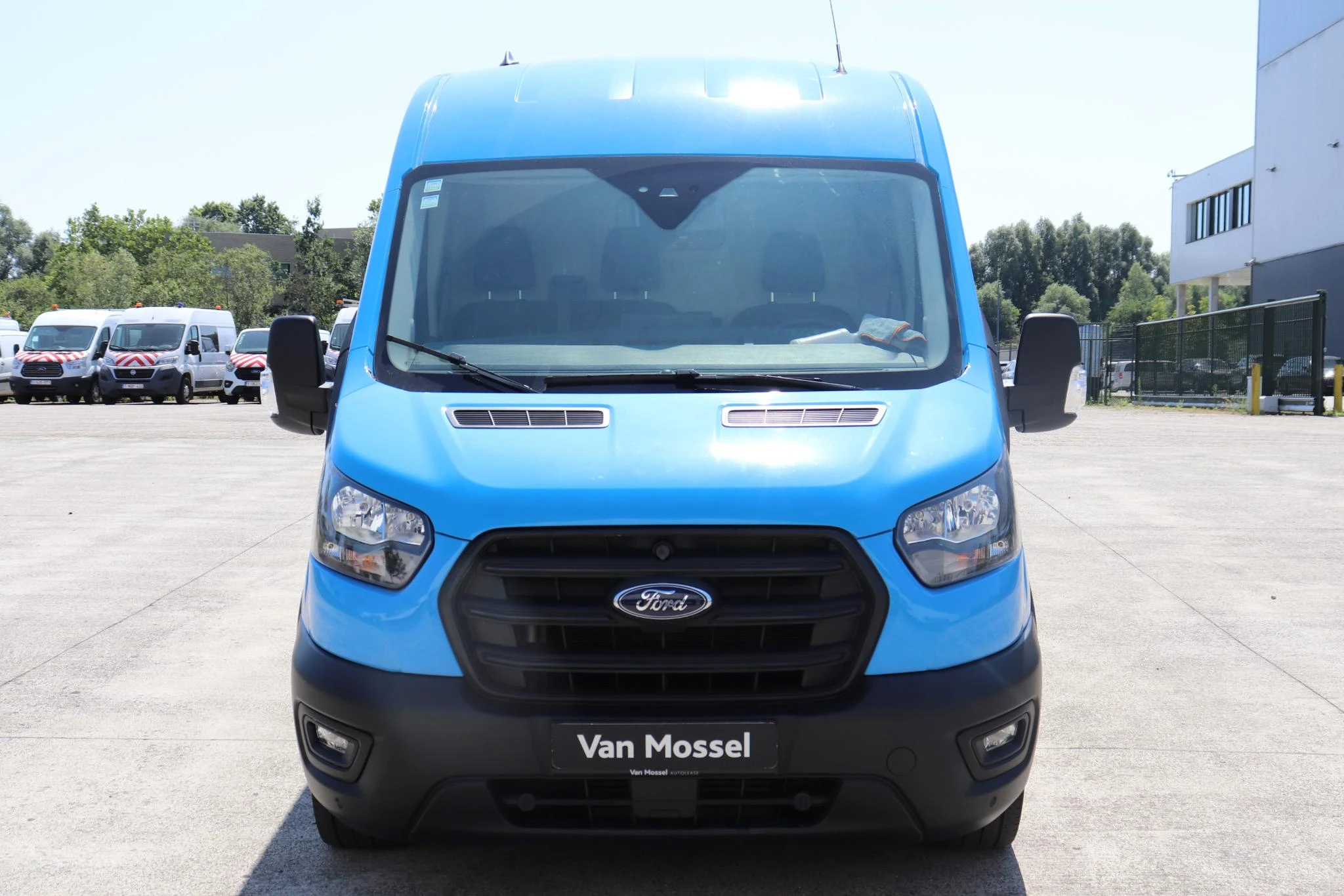 Ford Transit 350L 2.0TD 130pk 96kW M6 RWD Trend