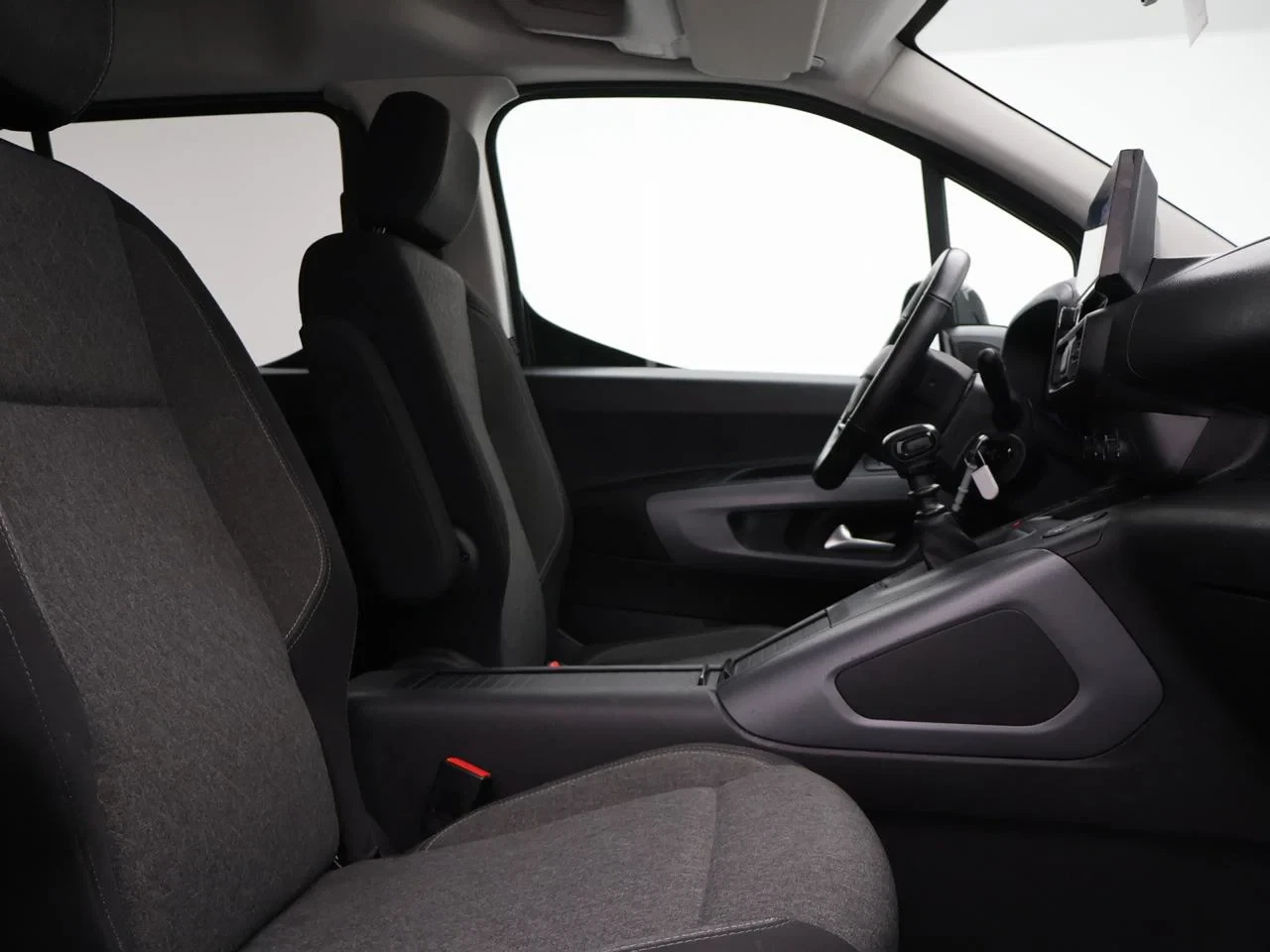 Opel-Combo Life-image-13