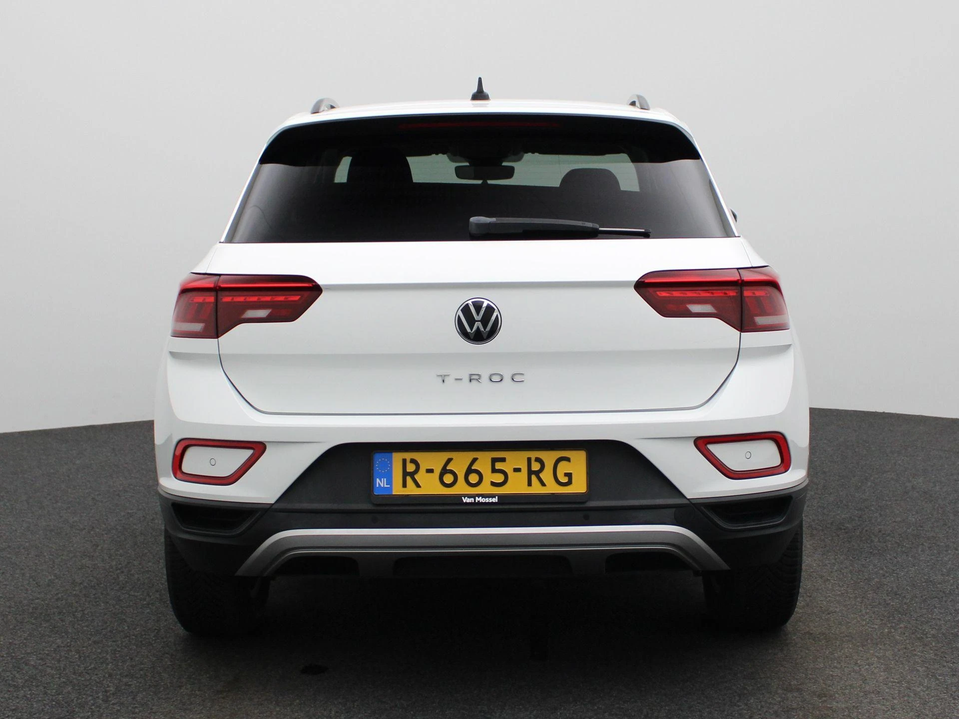 Volkswagen-T-Roc-image-4