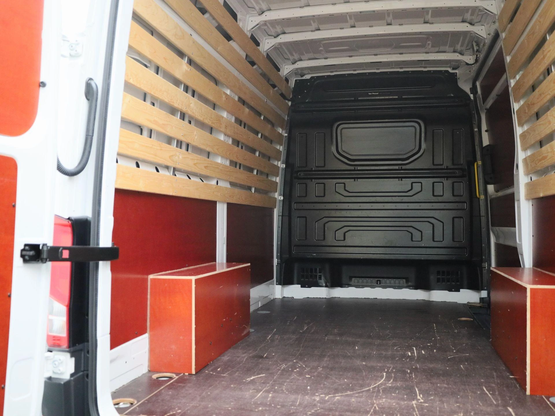 Volkswagen-Crafter-image-16
