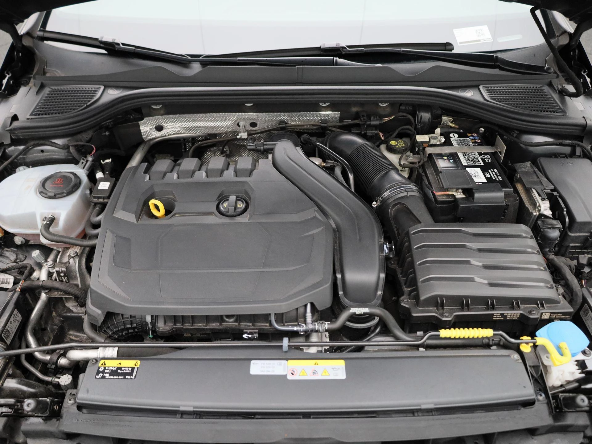 Volkswagen-Golf-image-33