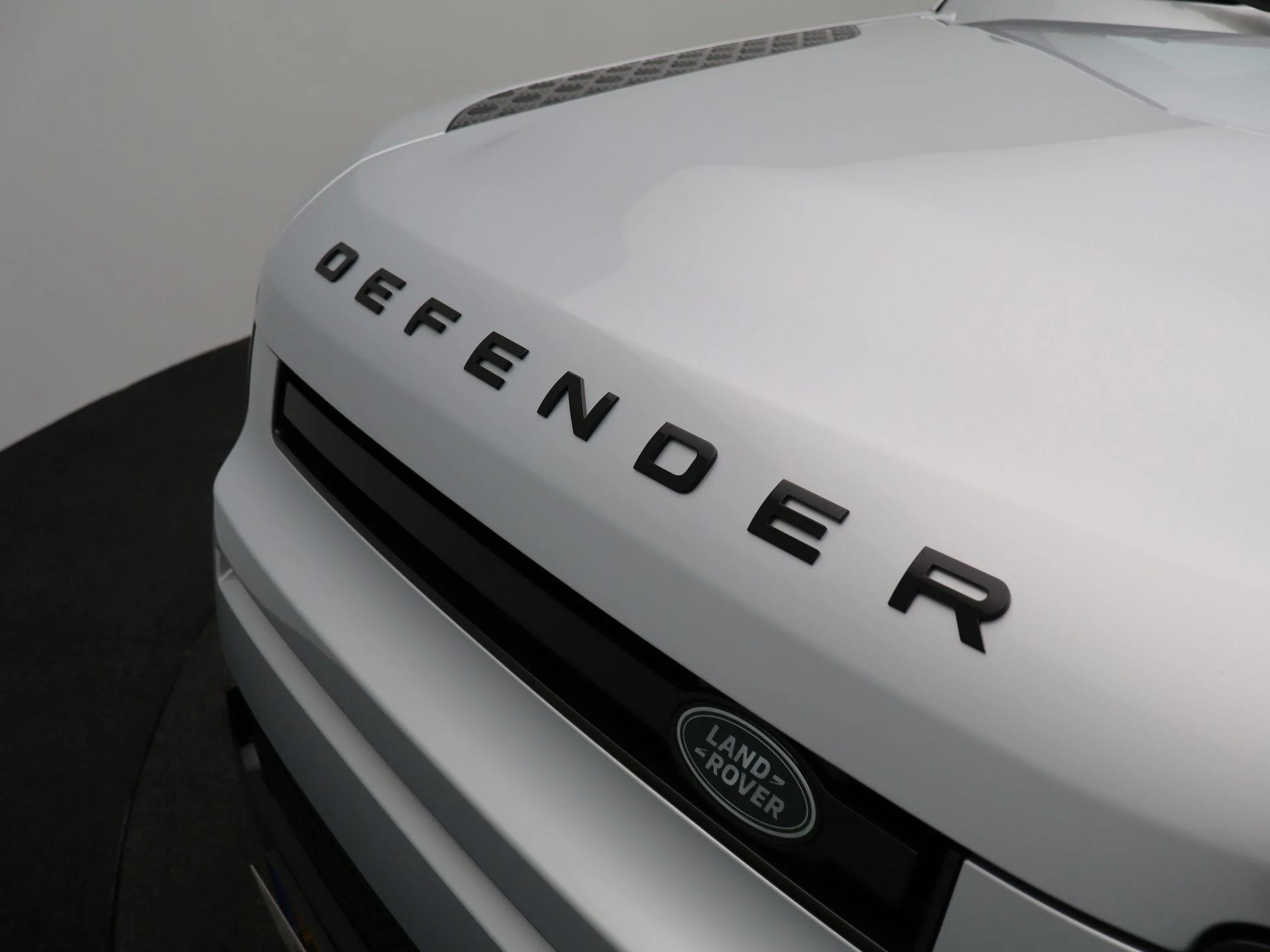Land Rover Defender 110 P400e XS Edition