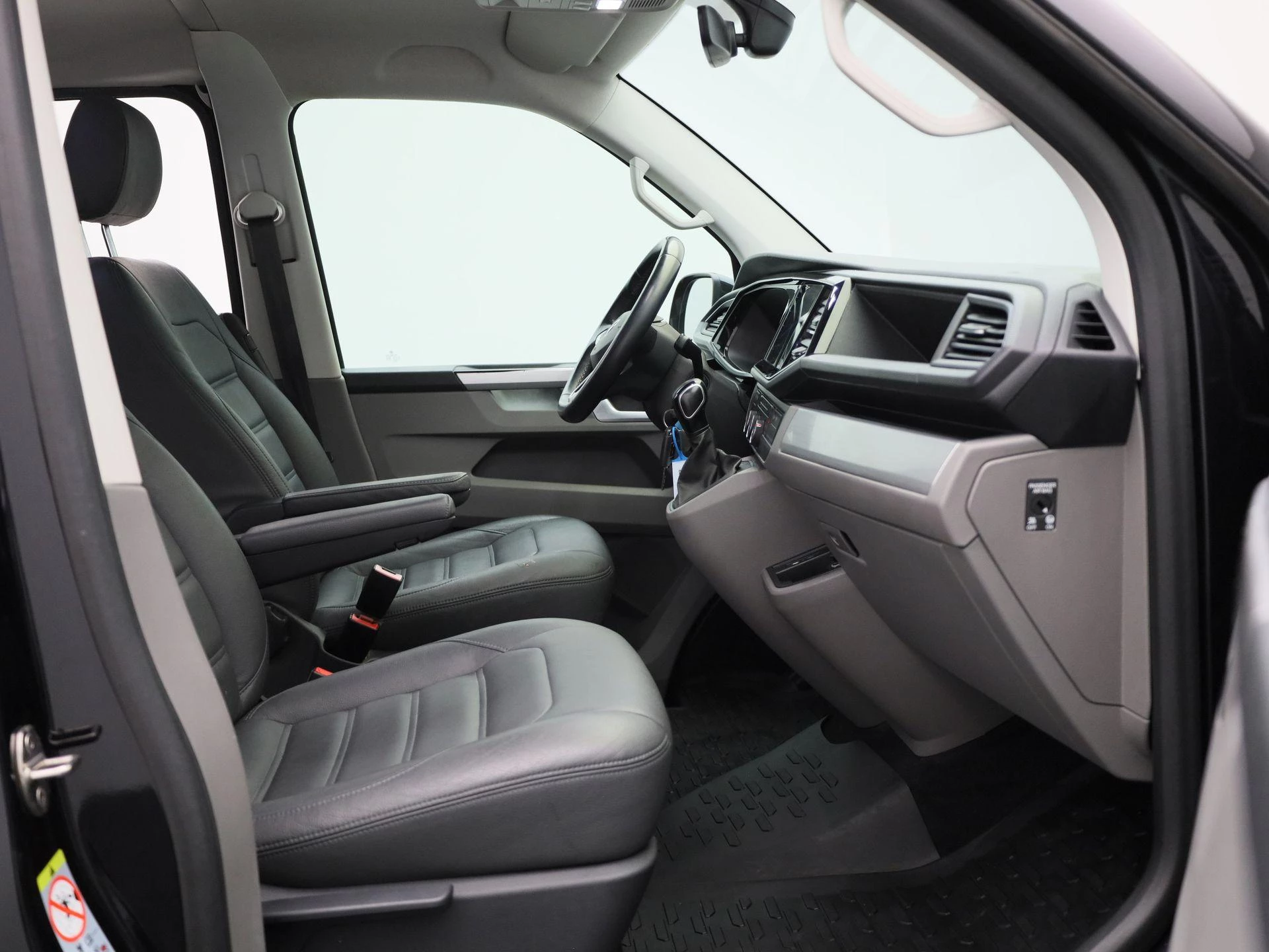 Volkswagen Transporter 2.0 TDI L2H1 Bulli 150PK