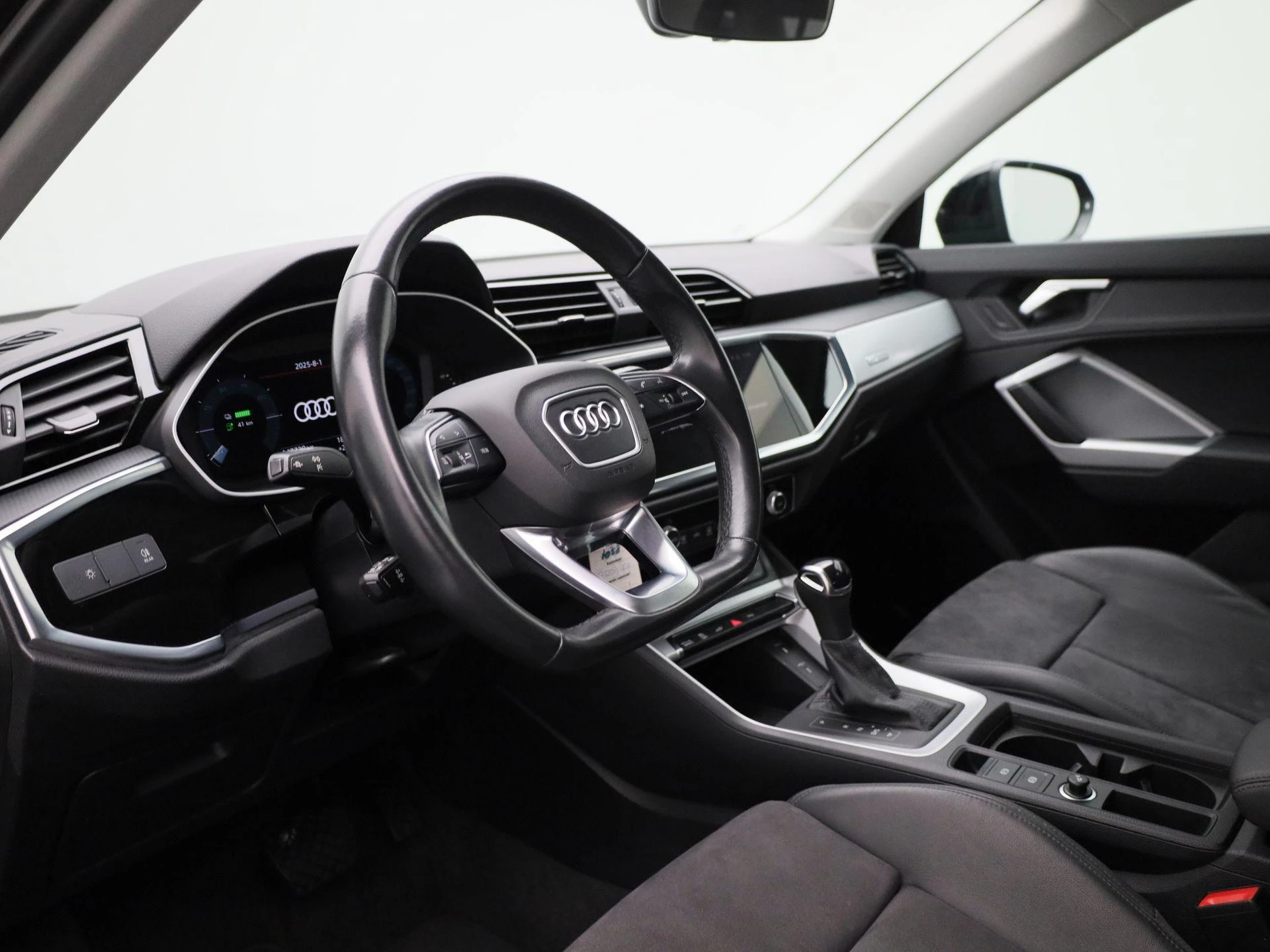 Audi-Q3-image-32
