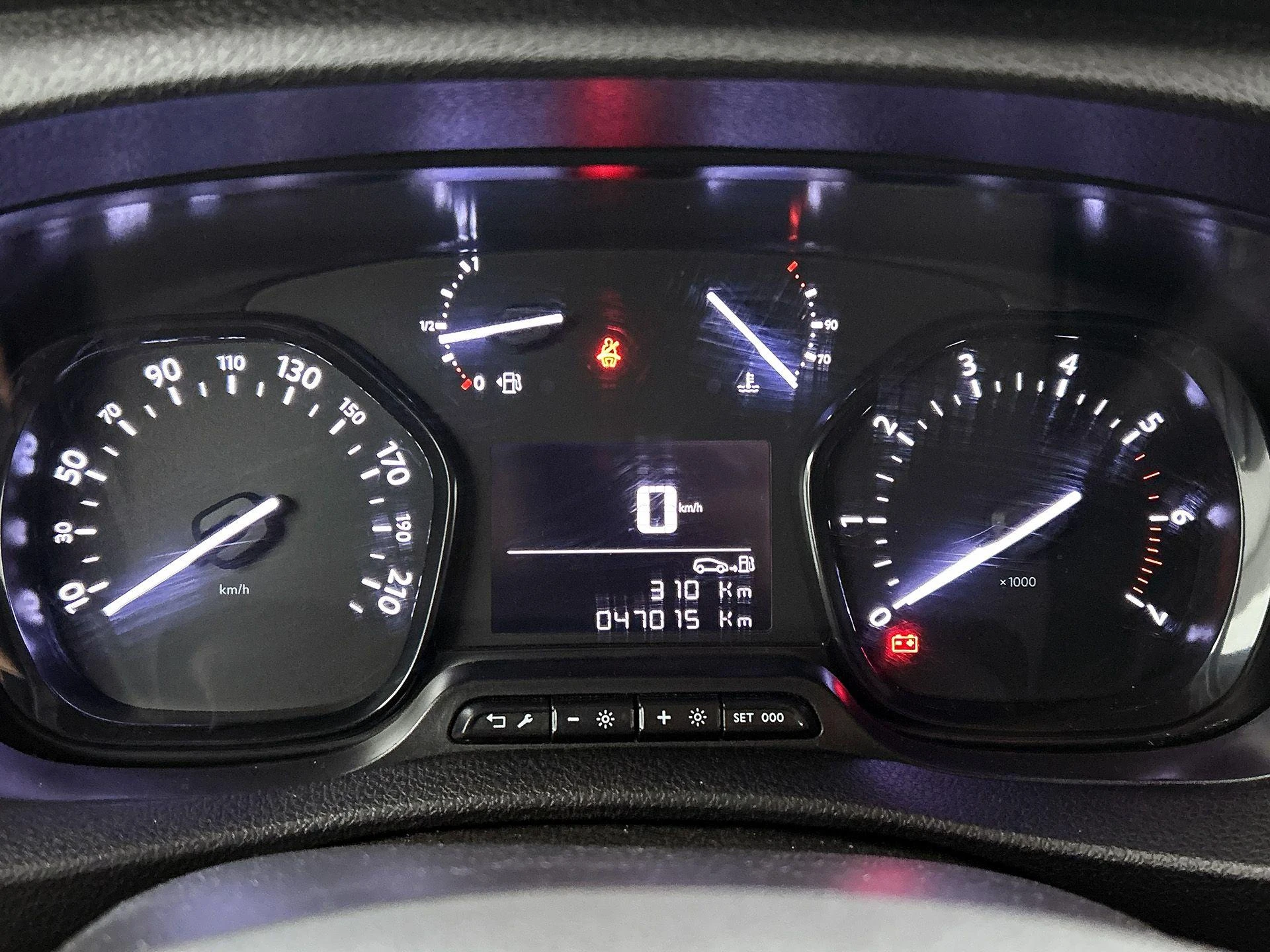 Opel-Vivaro-image-13