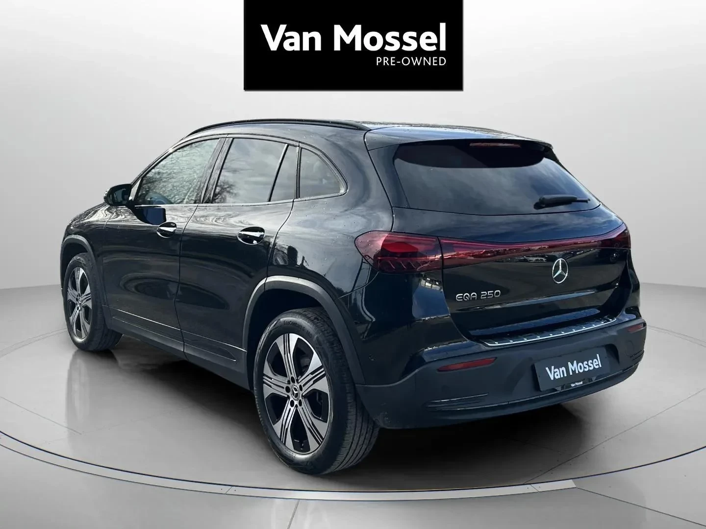 Mercedes-Benz-EQA-image-6