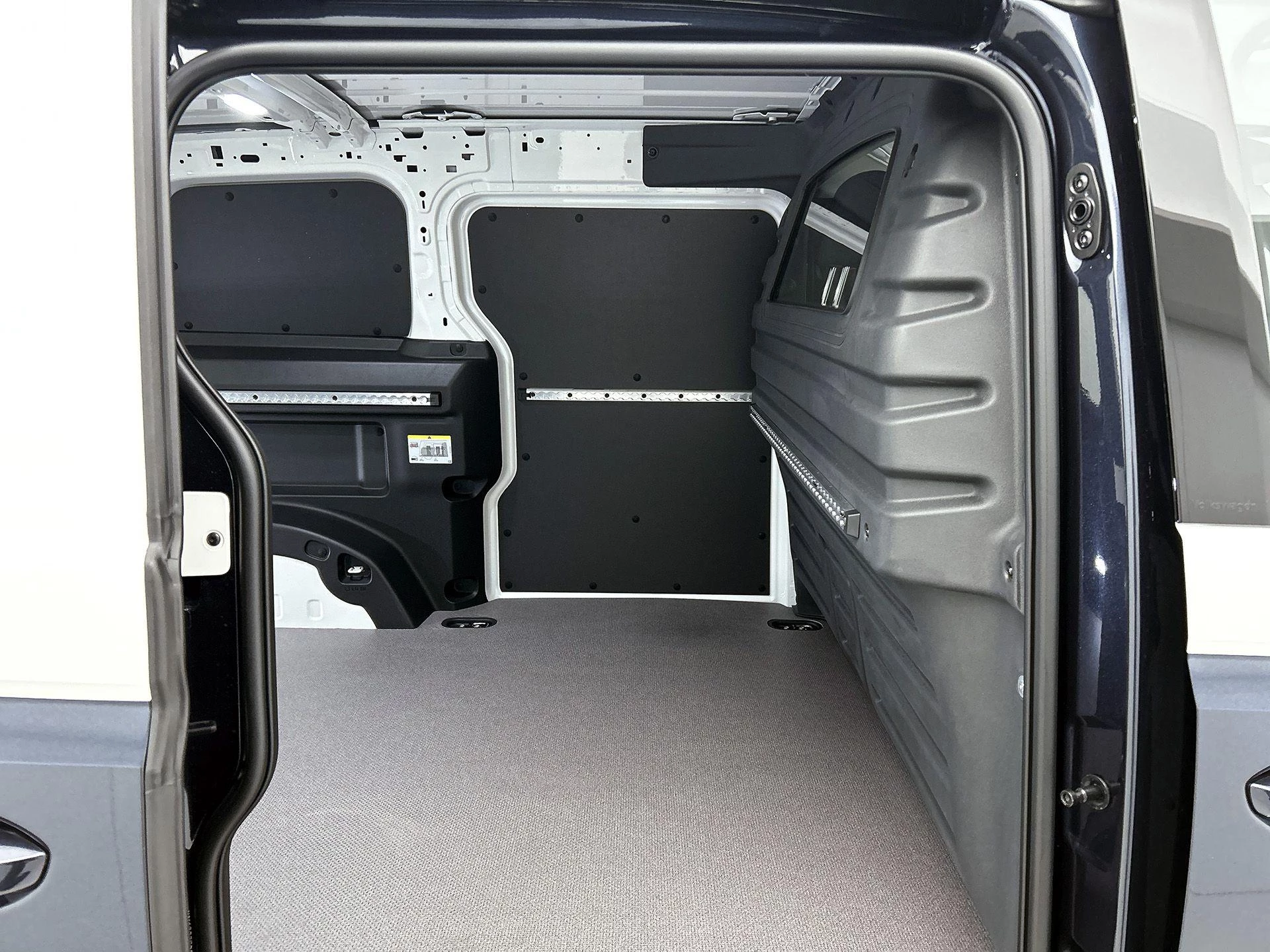 Volkswagen-ID. Buzz Cargo-image-21