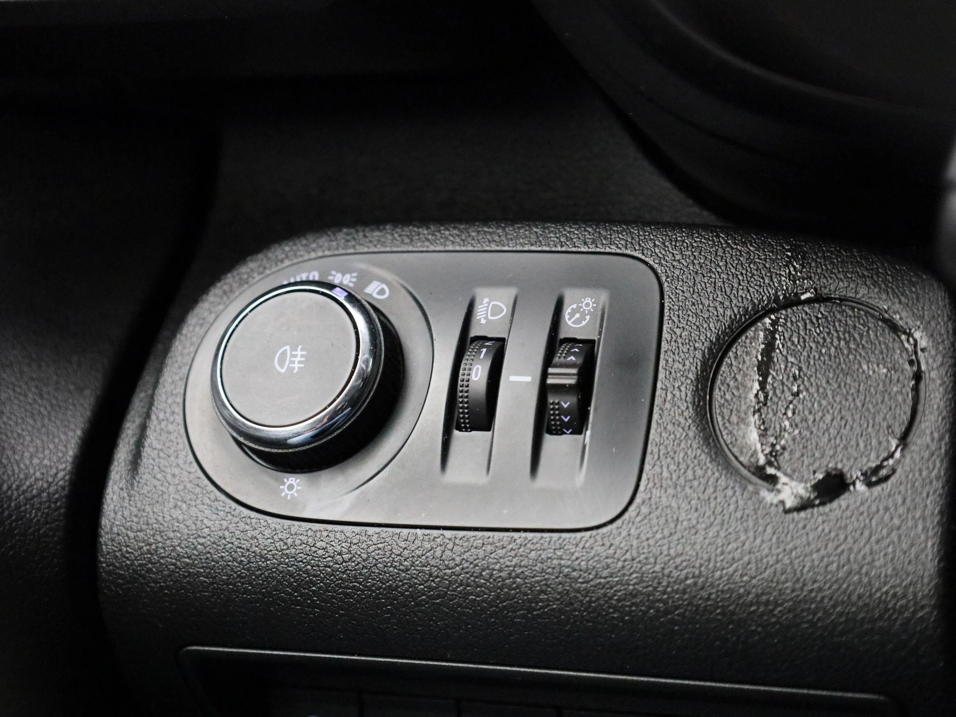 Opel-Combo Life-image-15