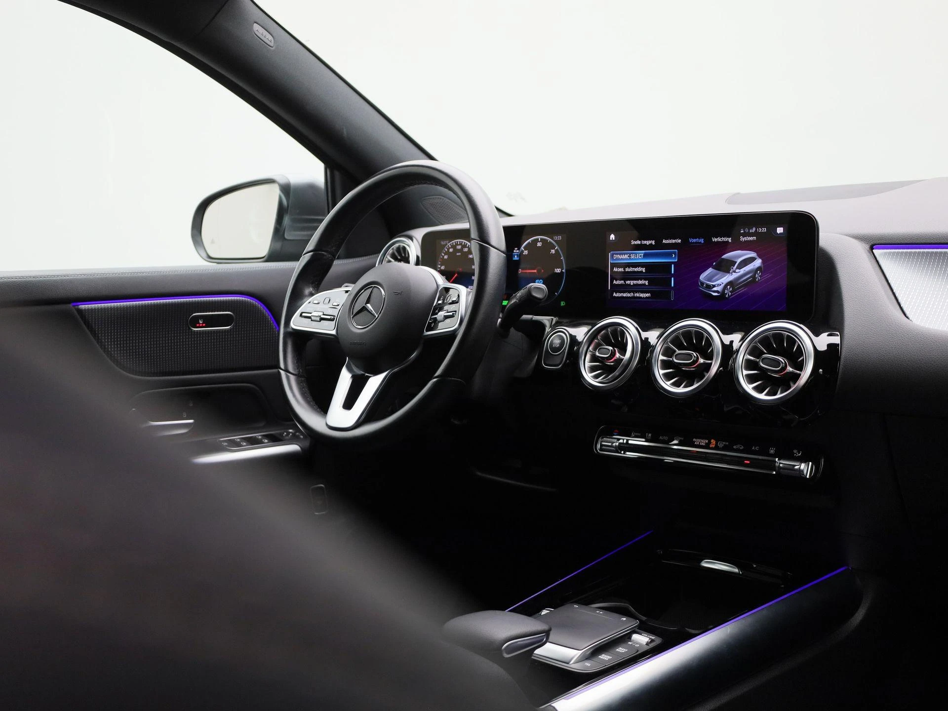 Mercedes-Benz-EQA-image-41
