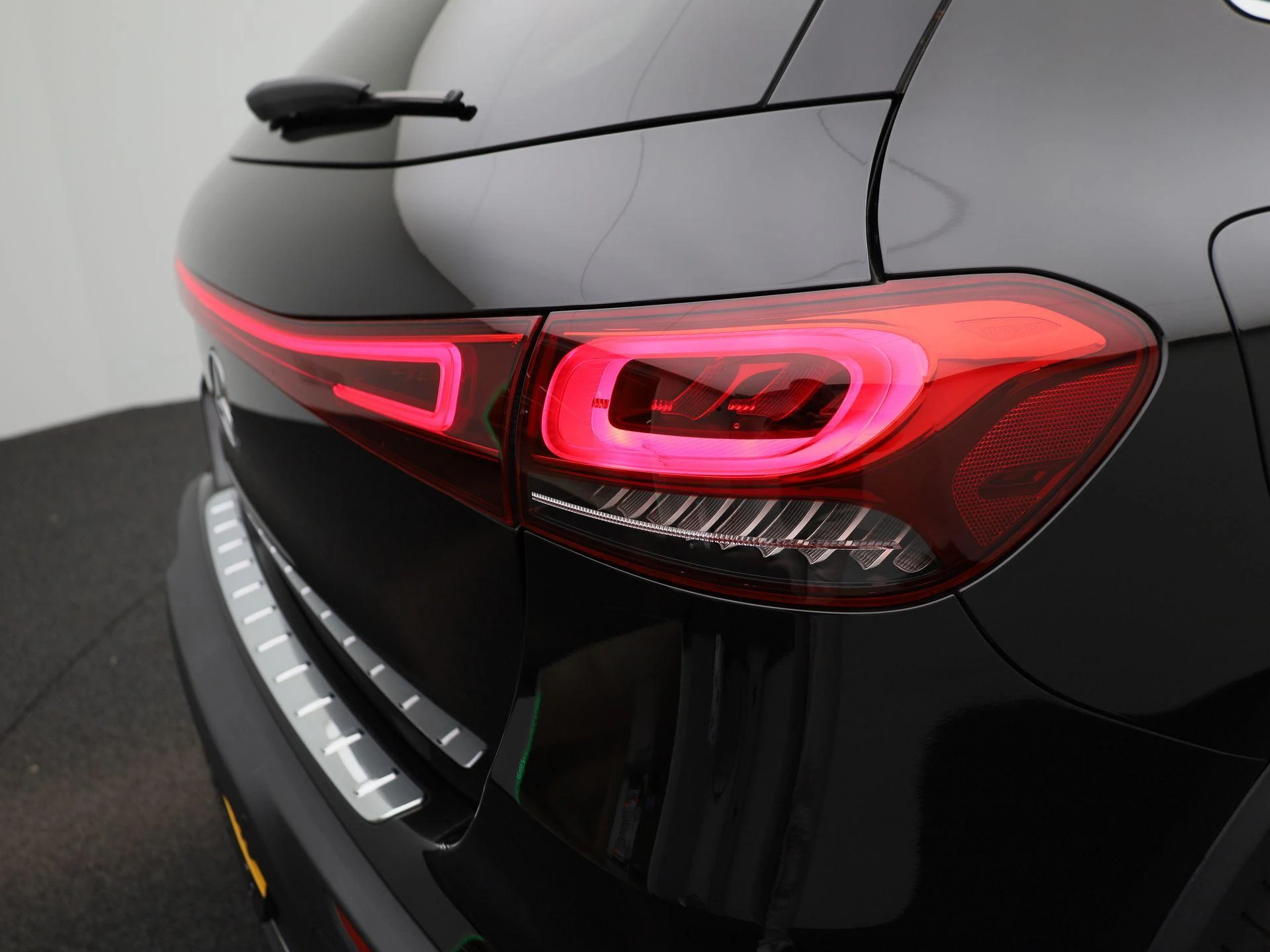 Mercedes-Benz-EQA-image-37