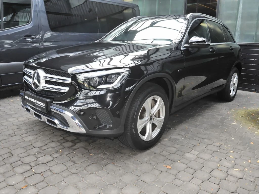 Mercedes-Benz-GLC 300 de-image-7