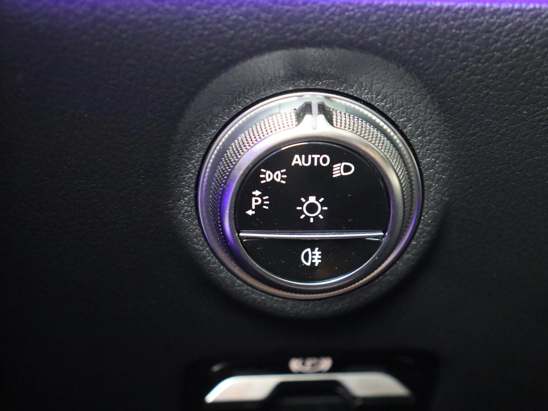 Mercedes-Benz-C-Klasse-image-28