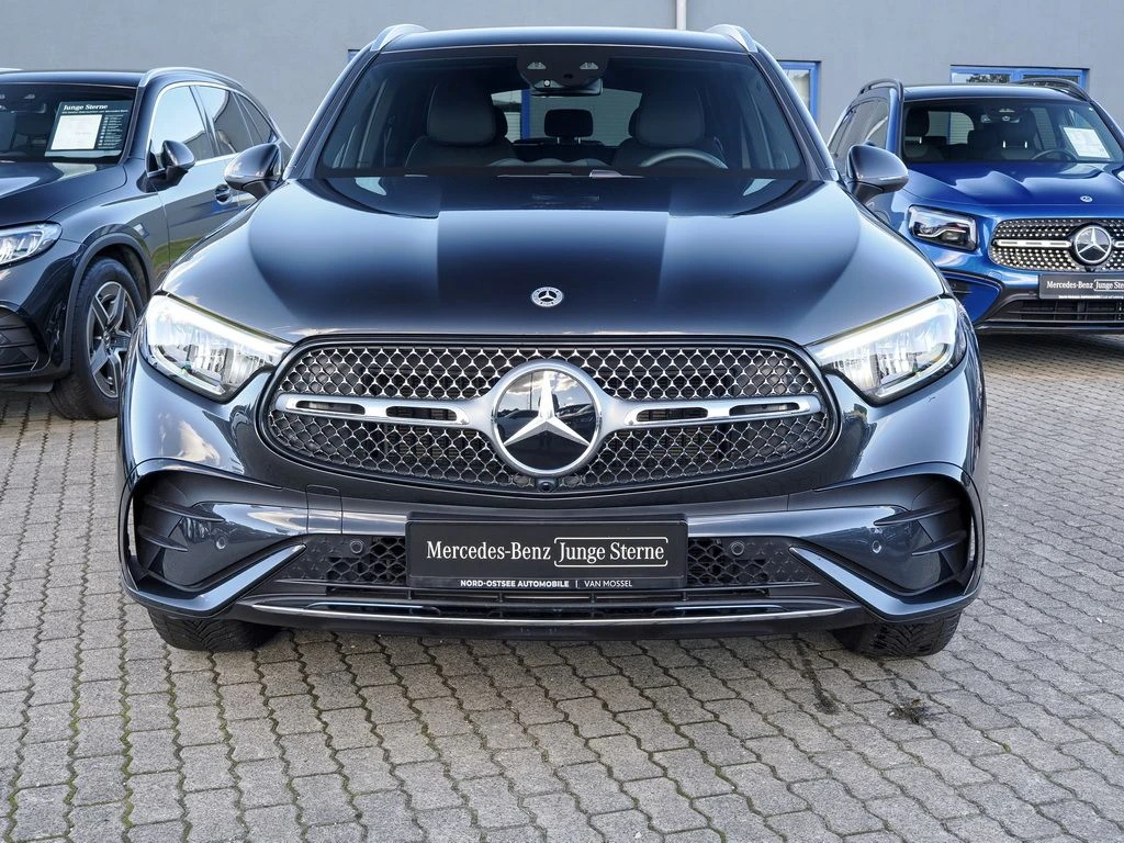 Mercedes-Benz-GLC 300 d-image-3
