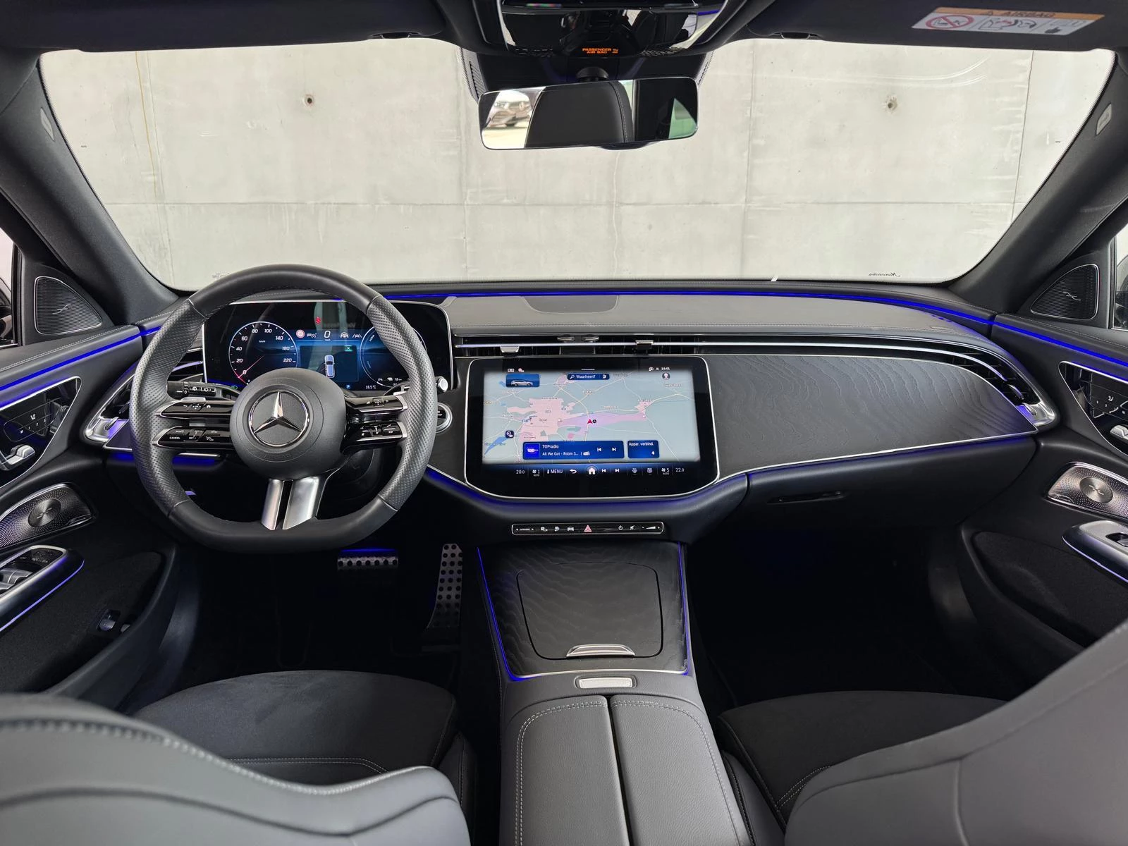 Mercedes-Benz E-Klasse 300 e AMG Line Break + PANO DAK + BURMESTER + DIGITAL LIGHT + NIGHTPACK