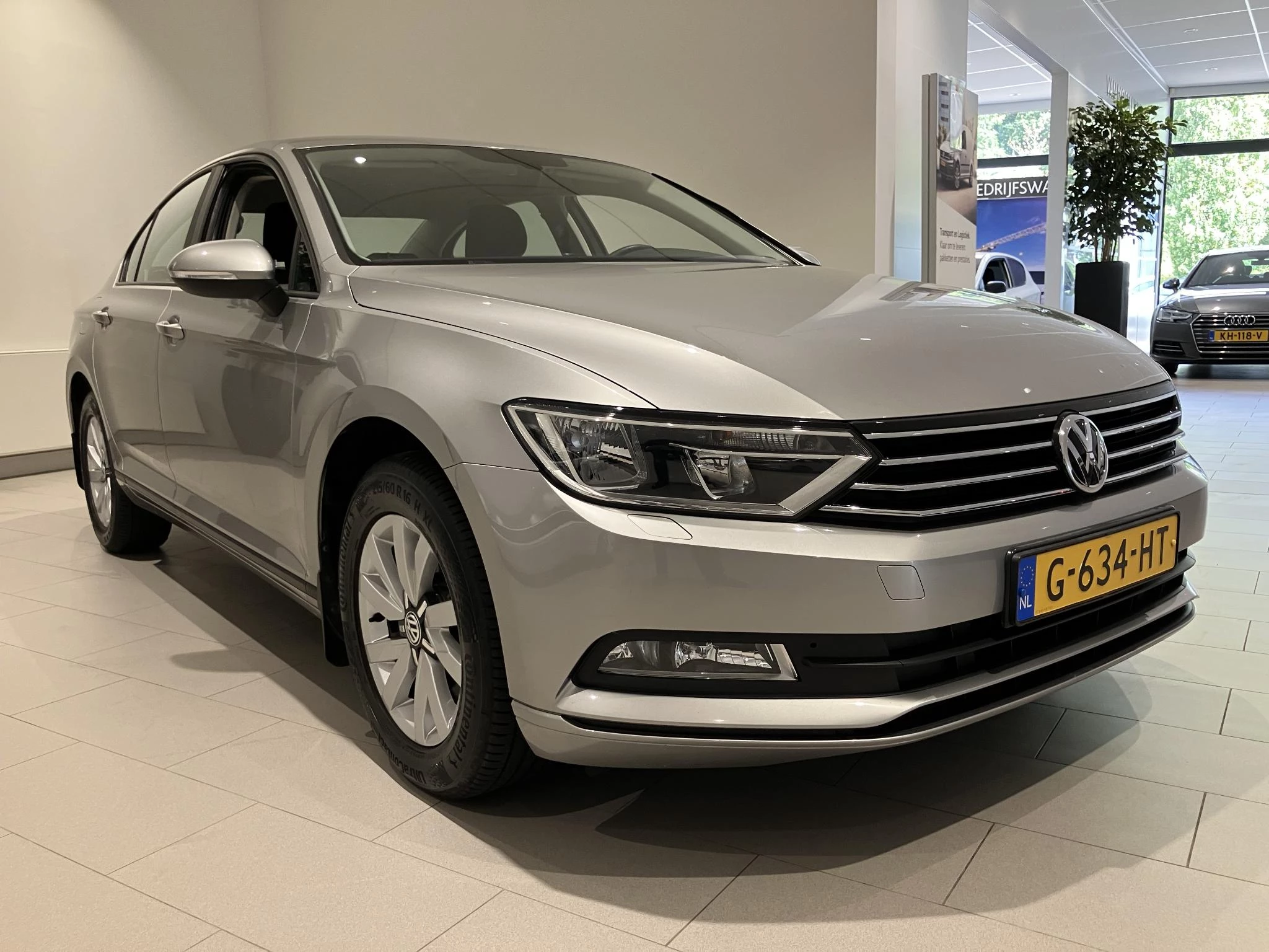 Volkswagen-Passat-image-8