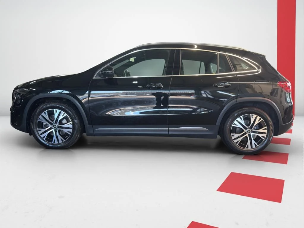 Mercedes-Benz-GLA 200 d-image-9
