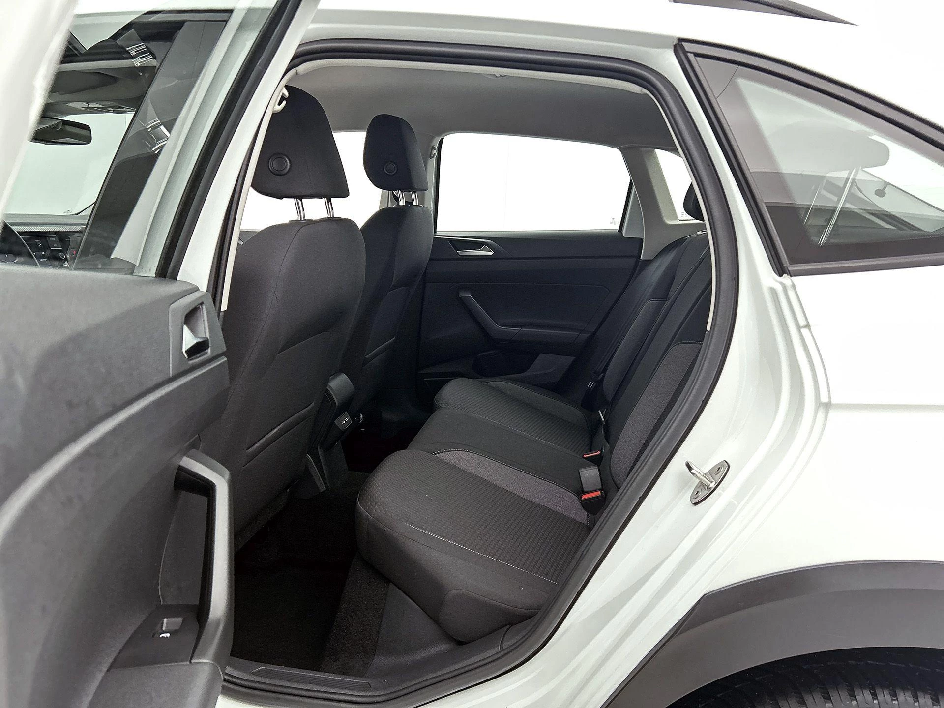 Volkswagen-Taigo-image-25