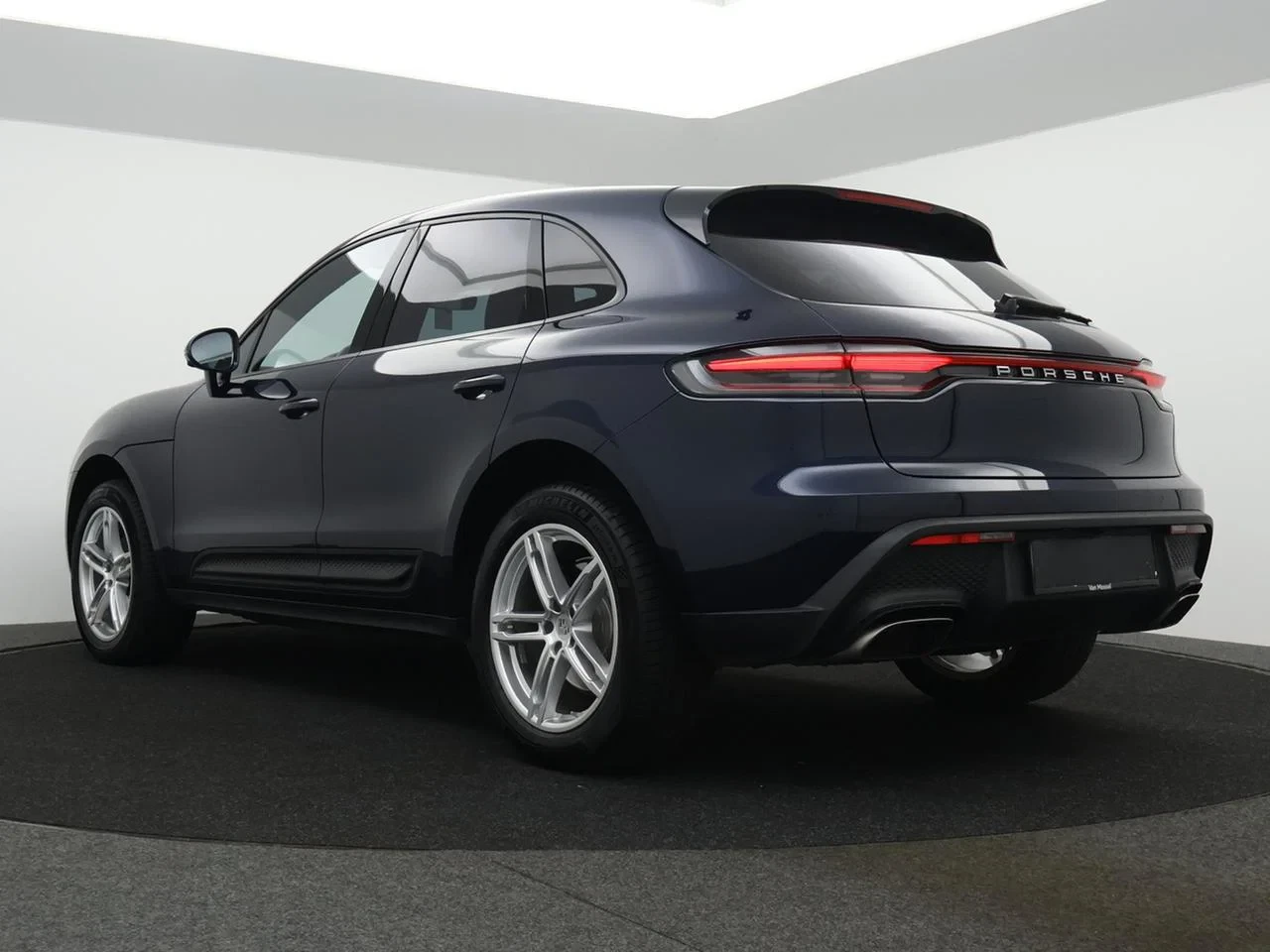 Porsche-Macan-image-1