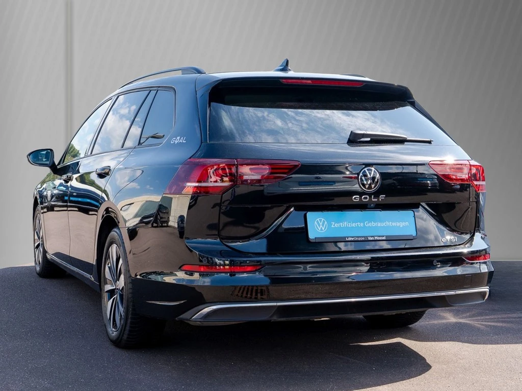 Volkswagen-Golf-image-3