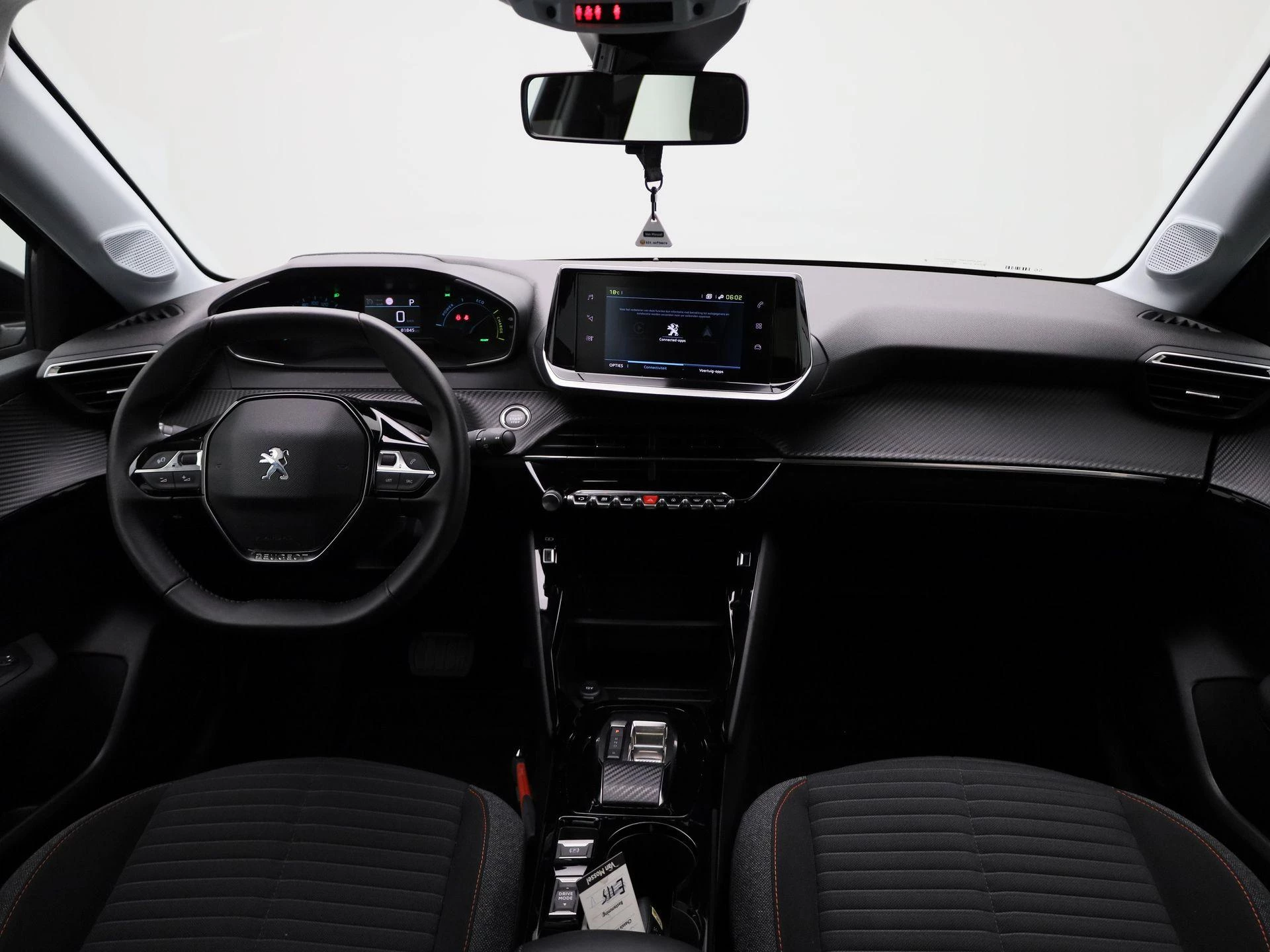 Peugeot-e-208-image-33