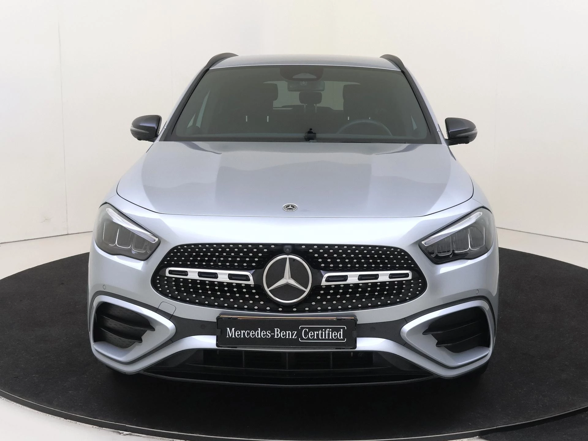 Mercedes-Benz-GLA-image-5