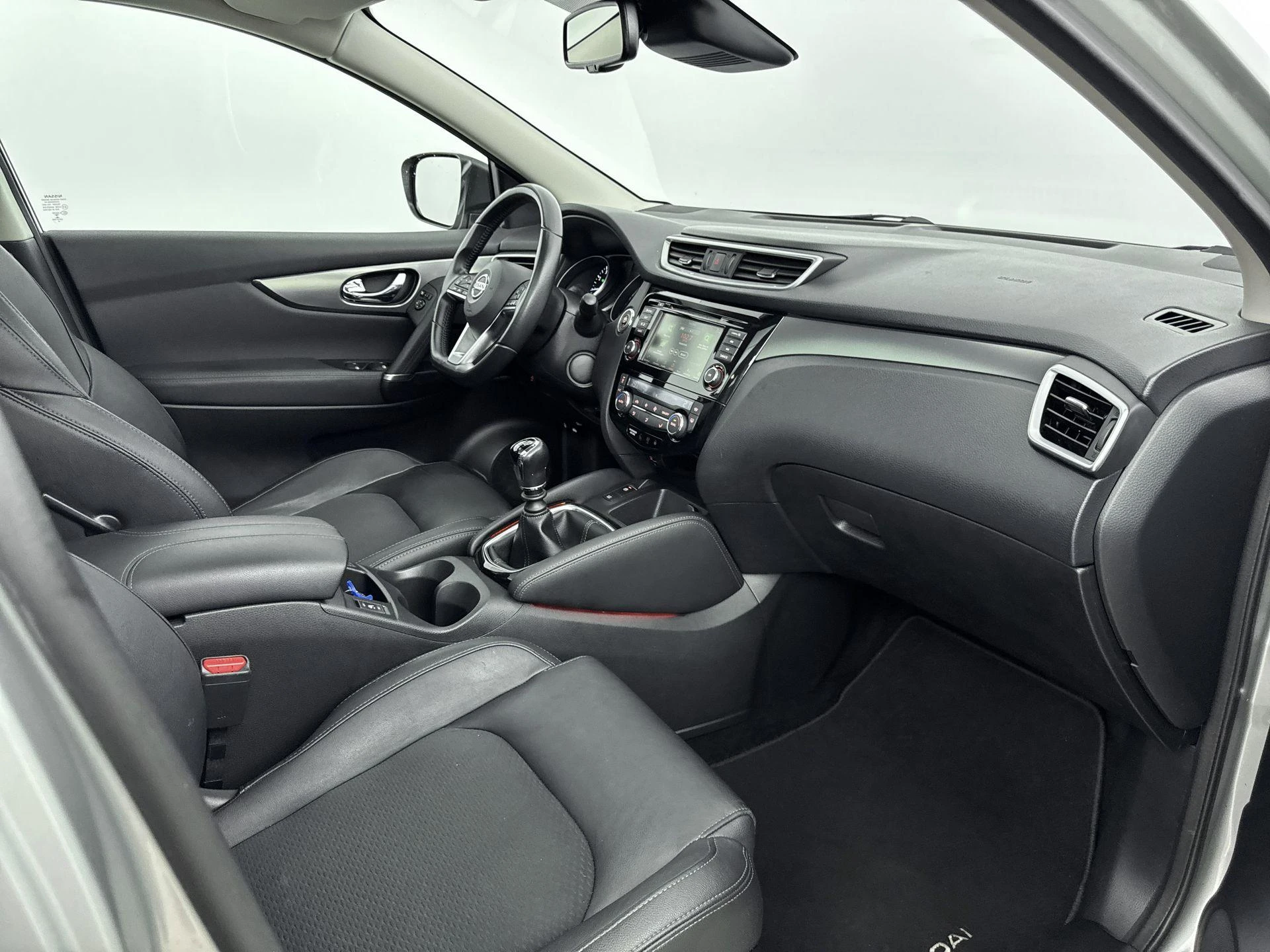 Nissan-QASHQAI-image-16