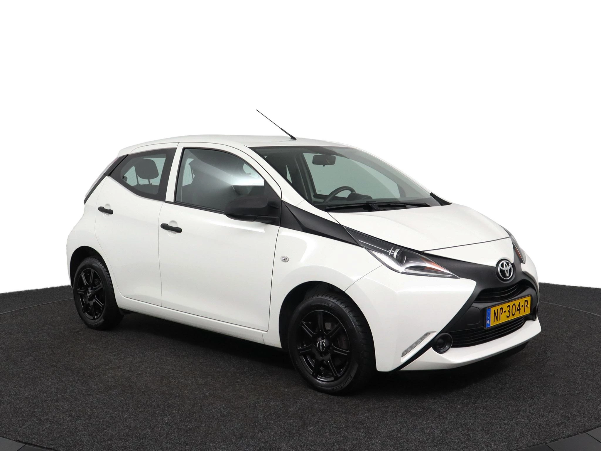 Toyota Aygo 1.0 VVT-i x-now |